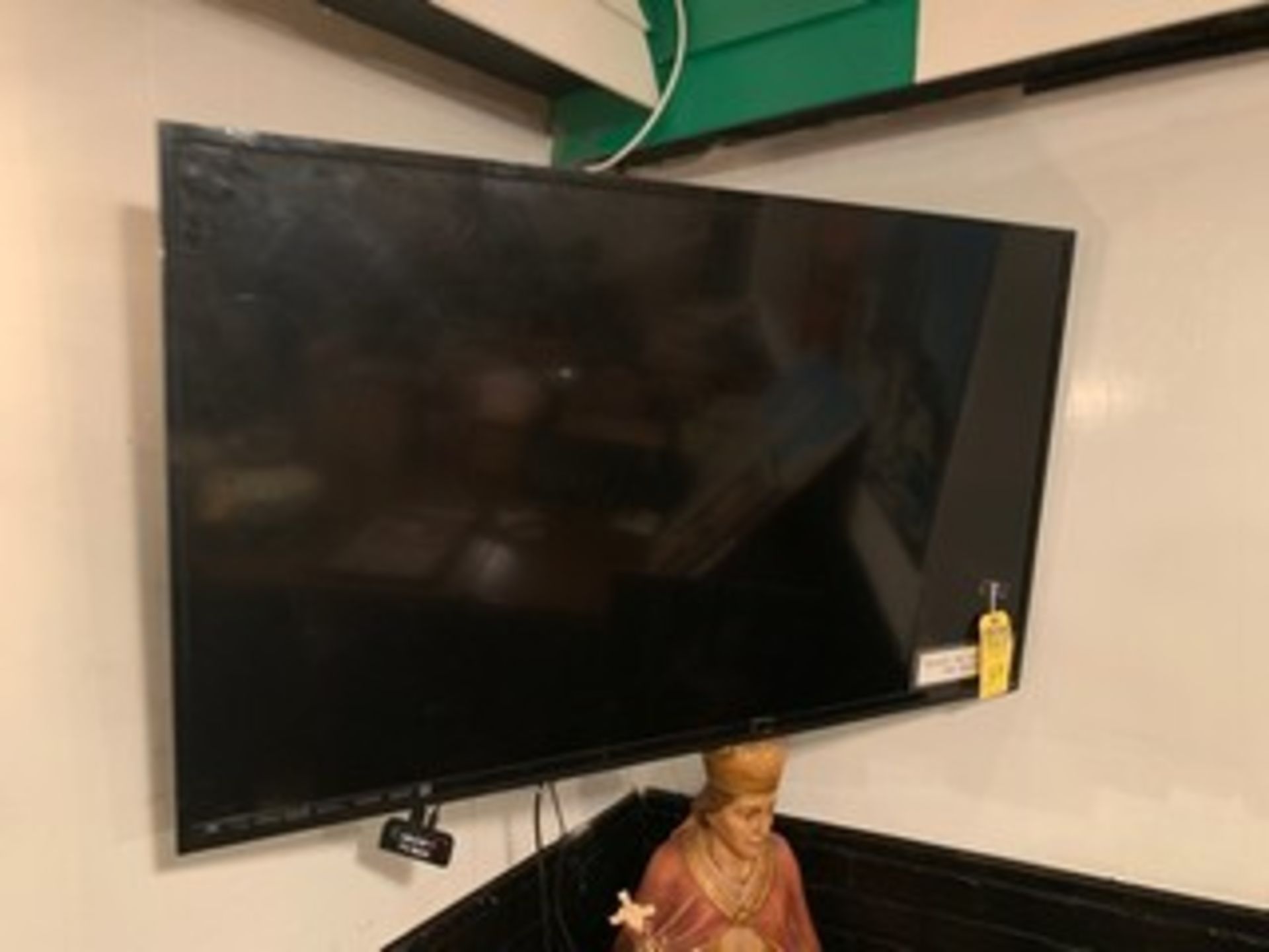 VIZIO FLAT SCREEN TELEVISION