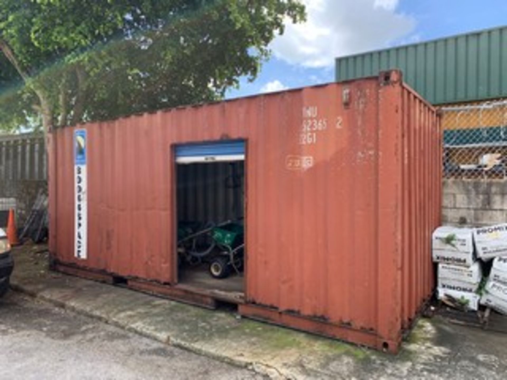 20' SHIPPING CONTAINER WITH ROLL UP DOOR