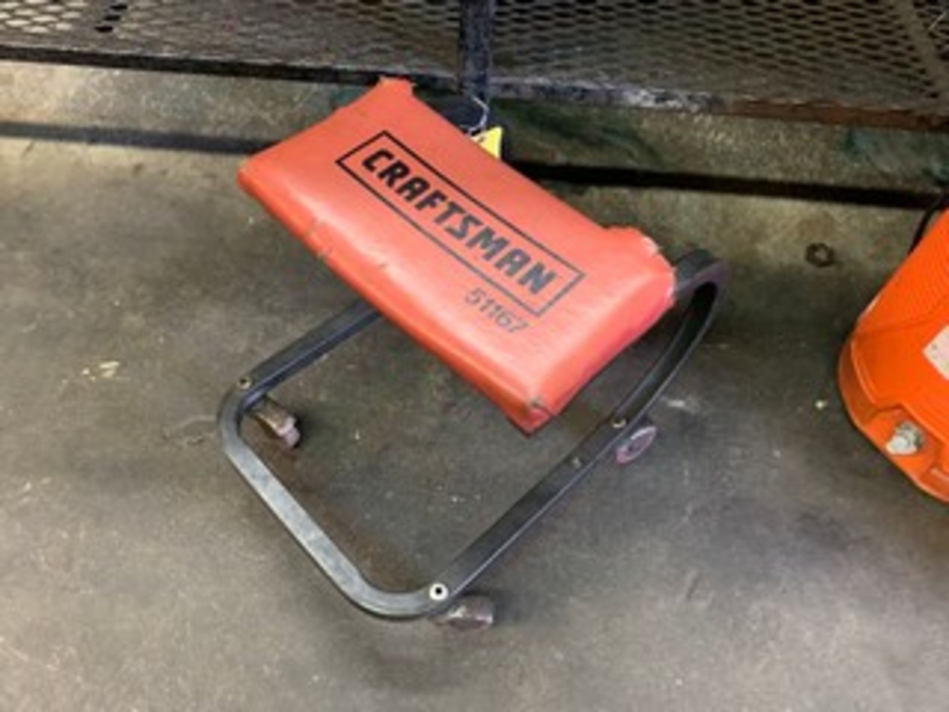 CRAFTSMAN ROLLING STOOL