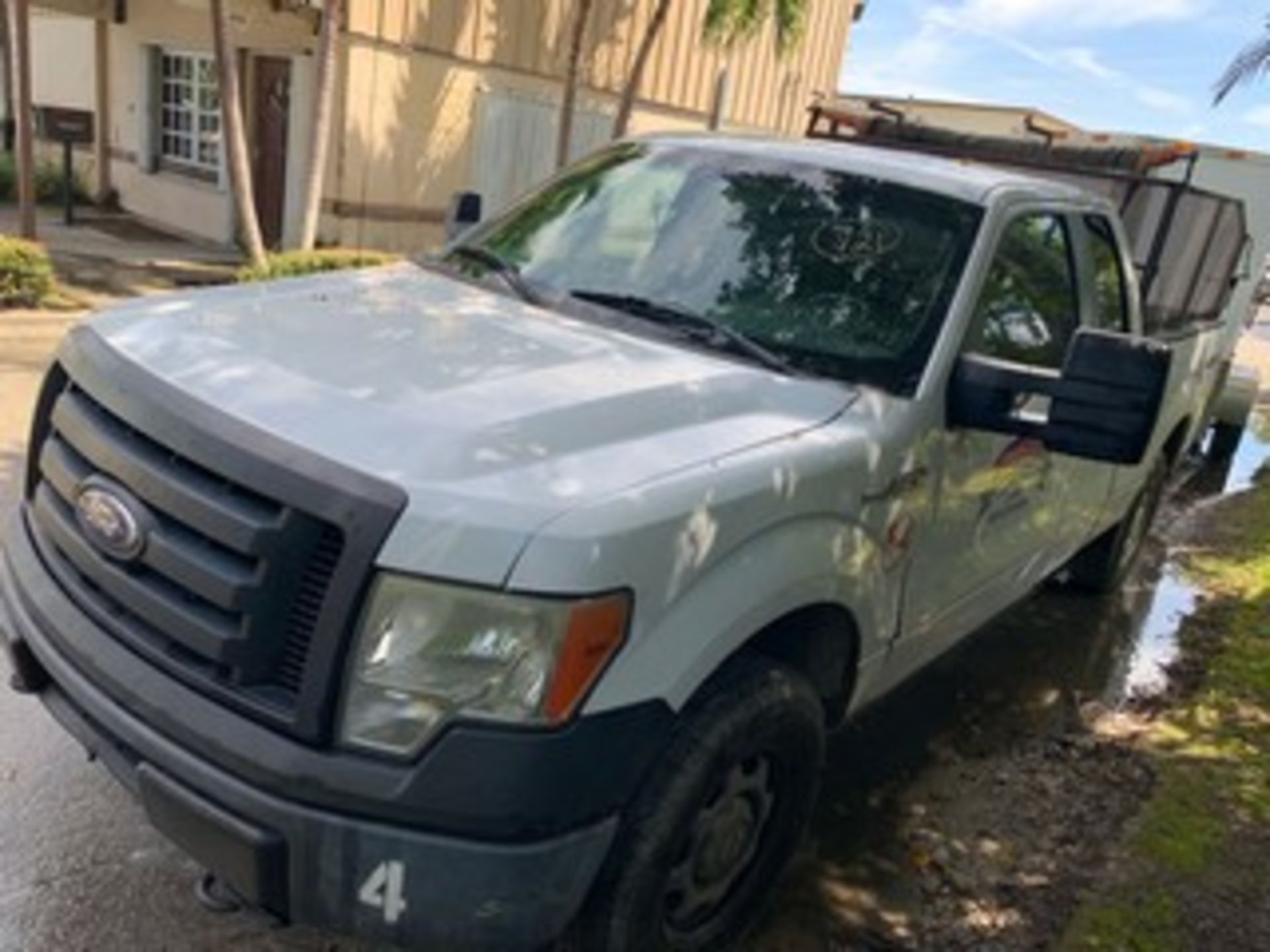 2010 FORD F-150XL PICKUP TRUCK - VIN #1FTFX1EV1AKE18492 - WHITE - Image 2 of 10