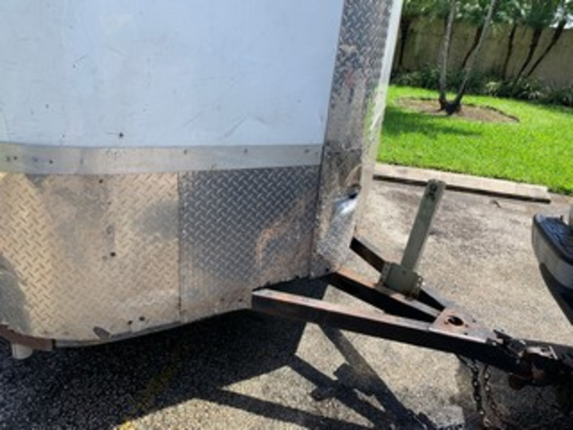 2015 CARGO CRAFT ENCLOSED TRAILER - VIN #4D6EB121XFA036124 - WHITE - SINGLE AXLE - 13' (63) - Image 2 of 6