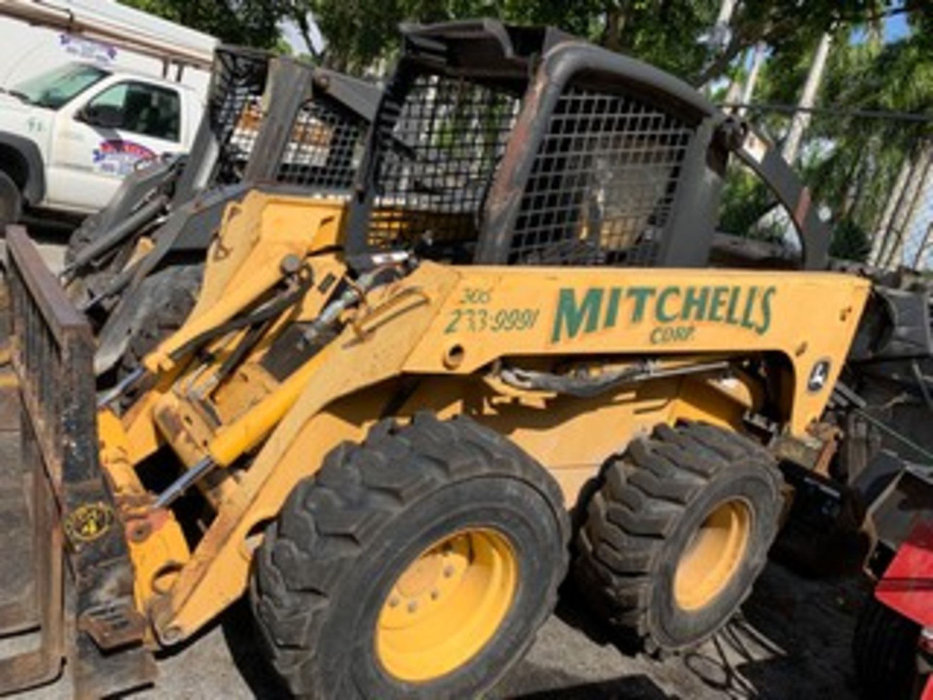 JOHN DEERE BOBCAT WITH FORKS - 2580 HOURS - Image 5 of 5