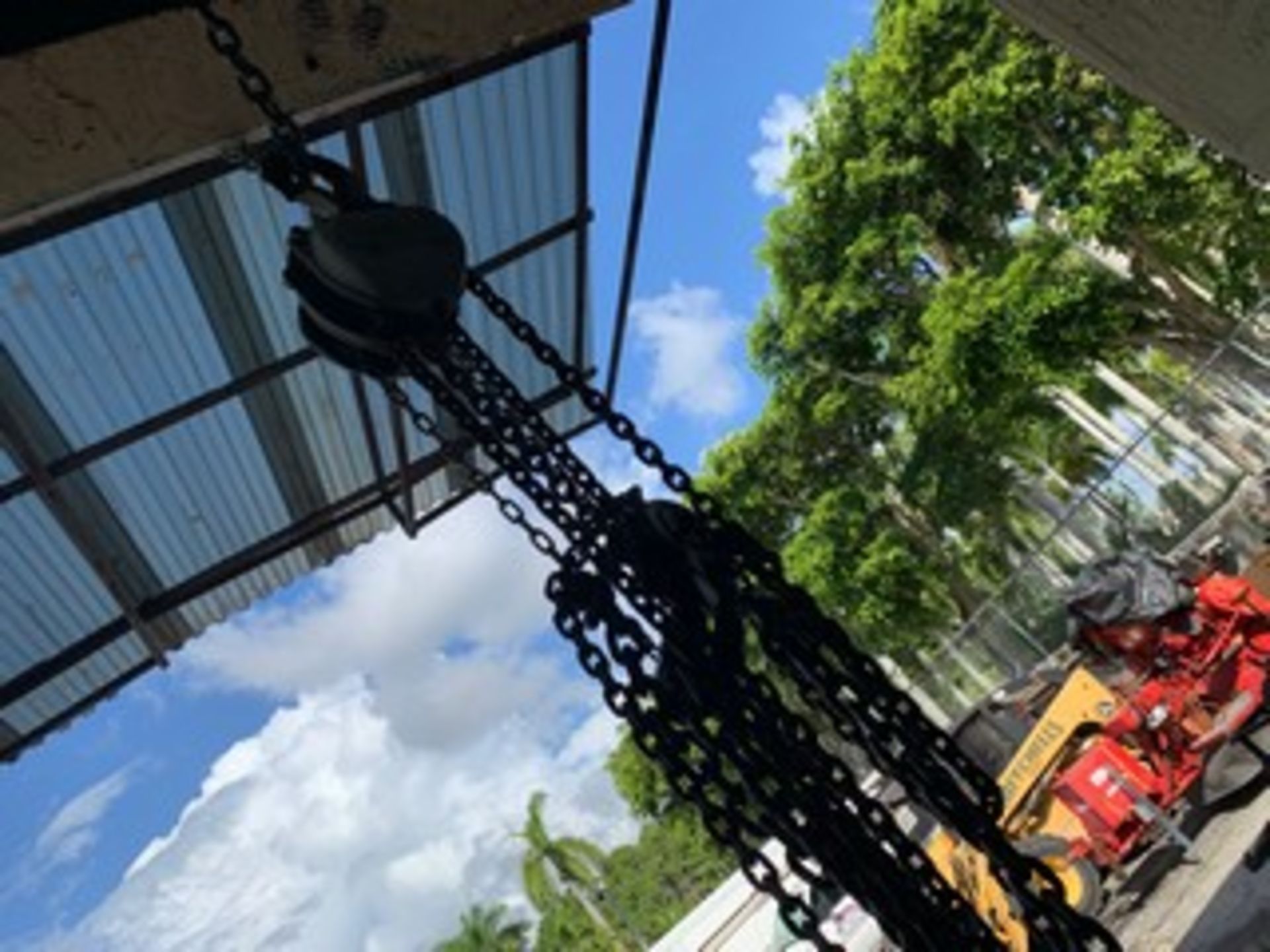 ROUGH NECK HOIST WITH CHAIN