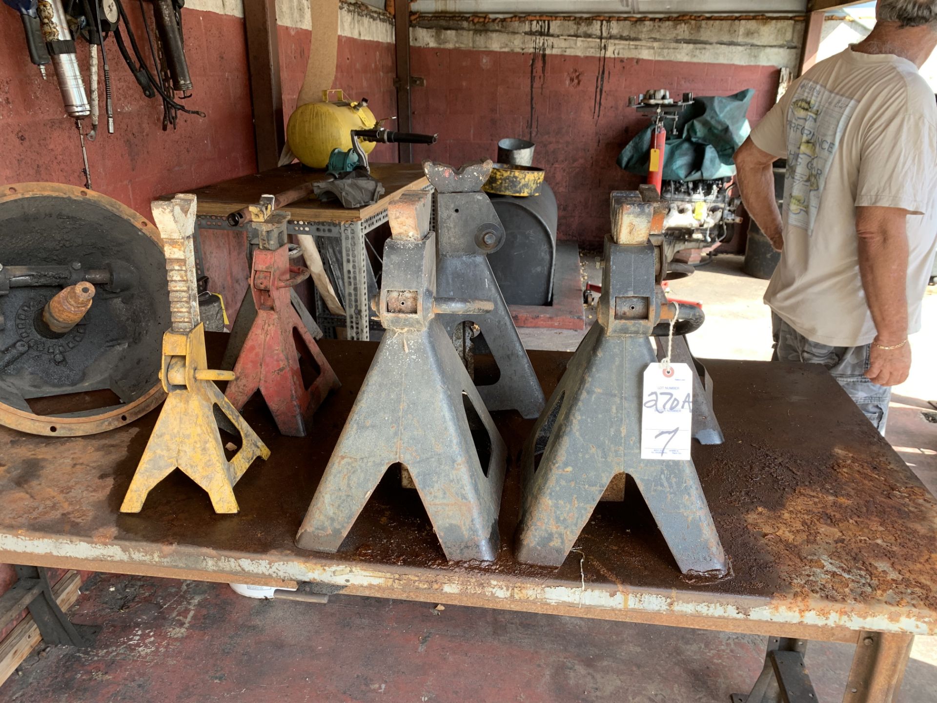 ASSORTED JACK STANDS