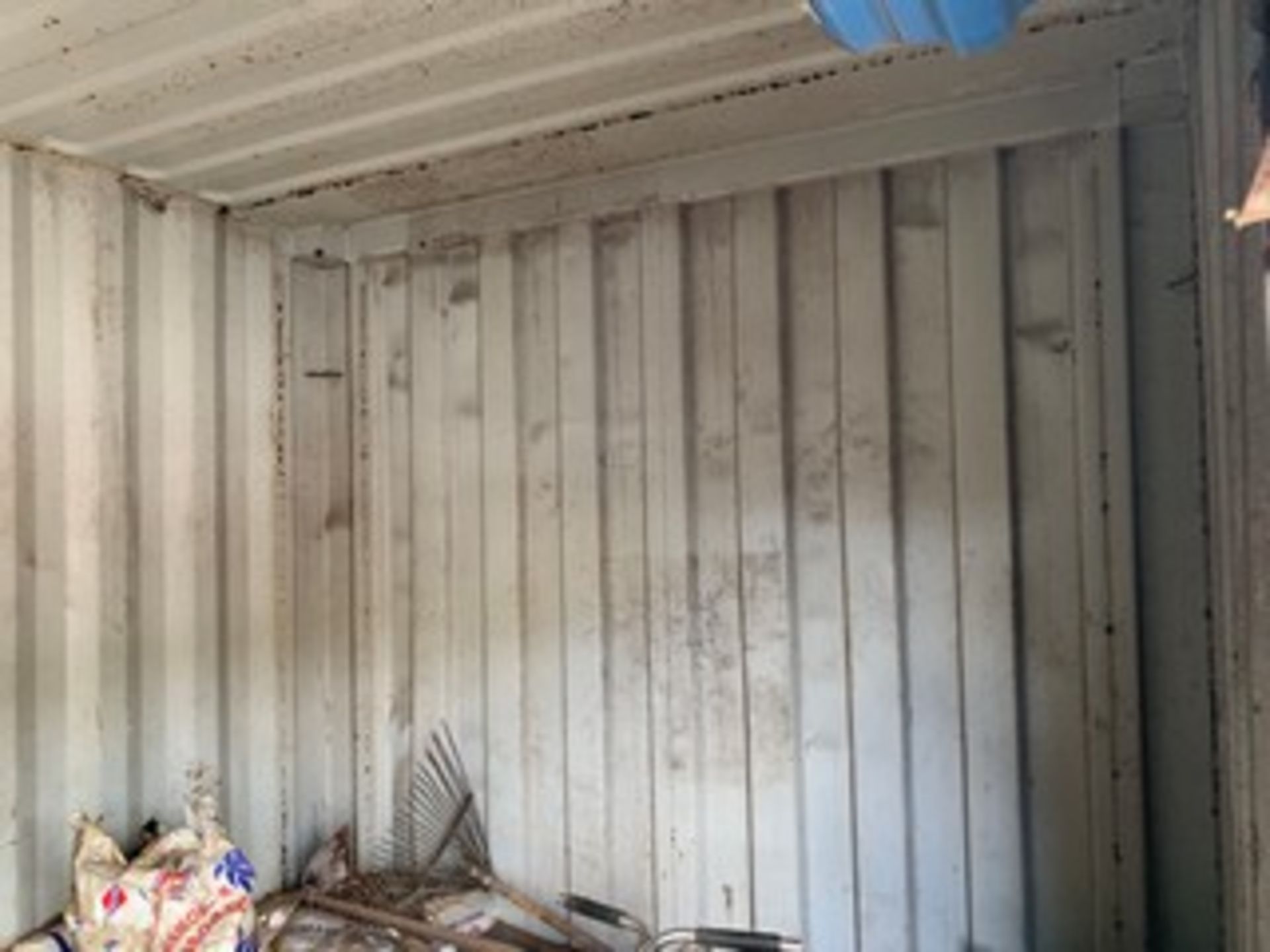 20' SHIPPING CONTAINER WITH ROLL UP DOOR - Image 6 of 6