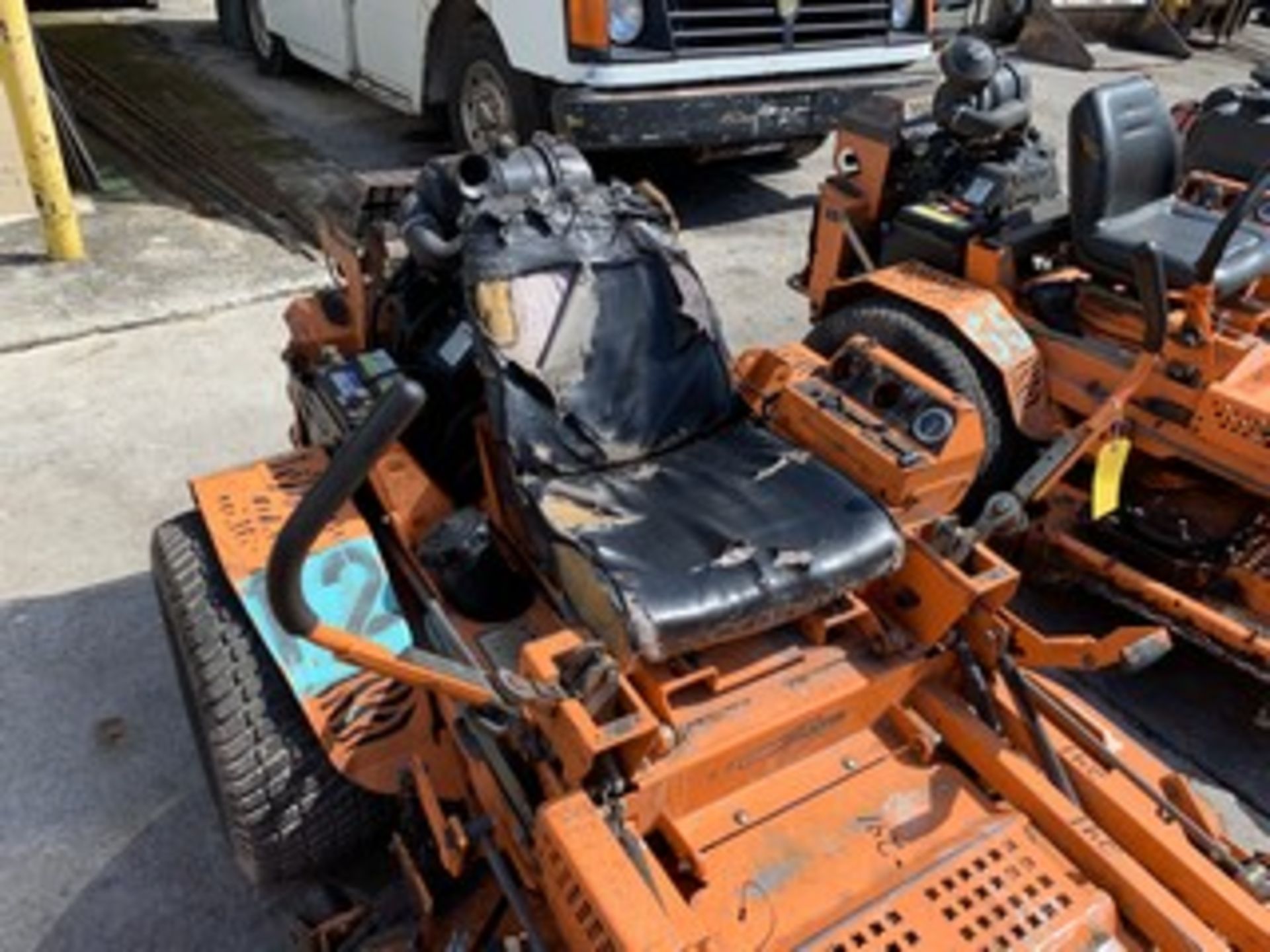 SCAG TURF TIGER STT52V27CH ZERO TURN MOWER - Image 3 of 5