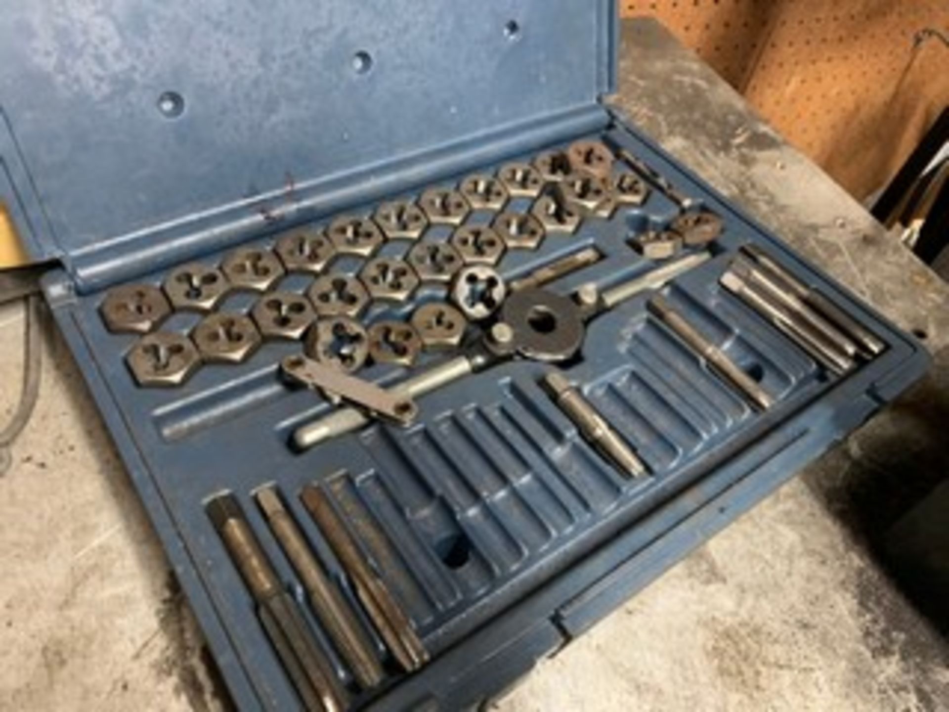 CRAFTSMAN TAP & DIE SET - Image 2 of 2