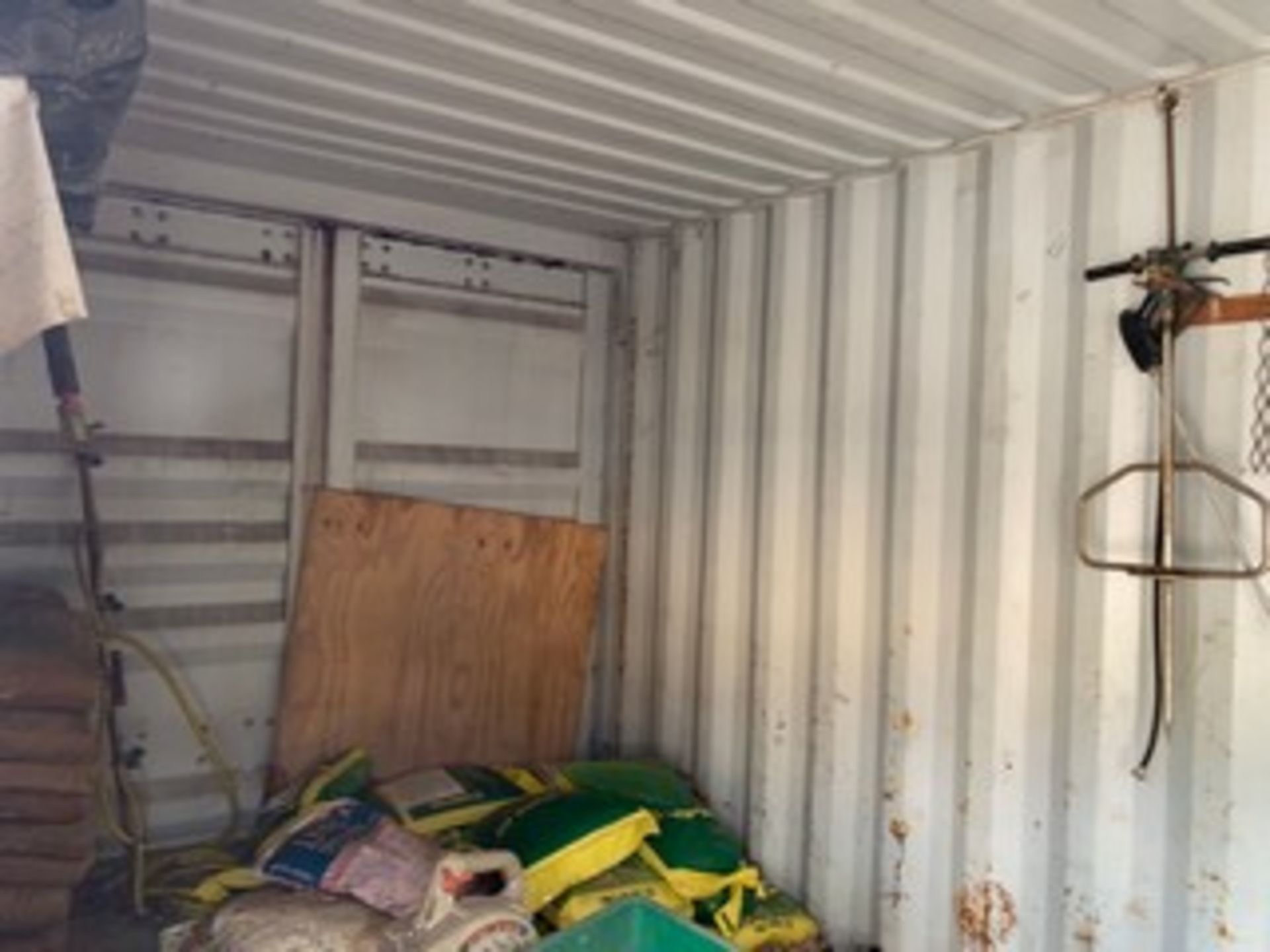 20' SHIPPING CONTAINER WITH ROLL UP DOOR - Image 5 of 6