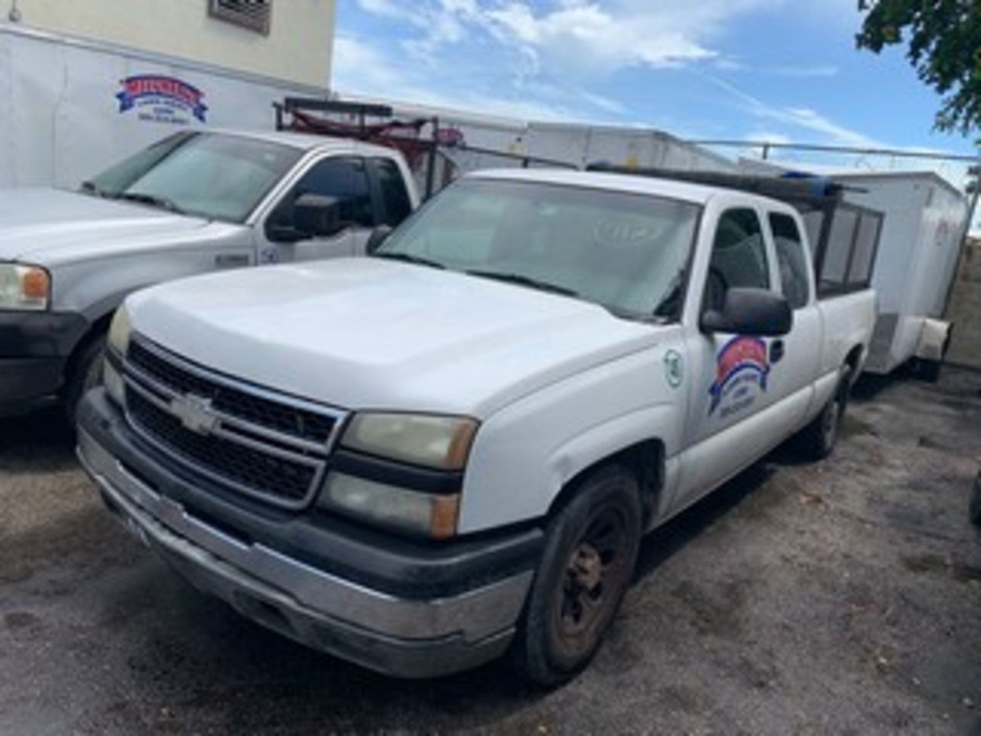 2006 CHEVY SILVERADO PICKUP TRUCK - VIN #1GCEC19X26Z112127 - WHITE