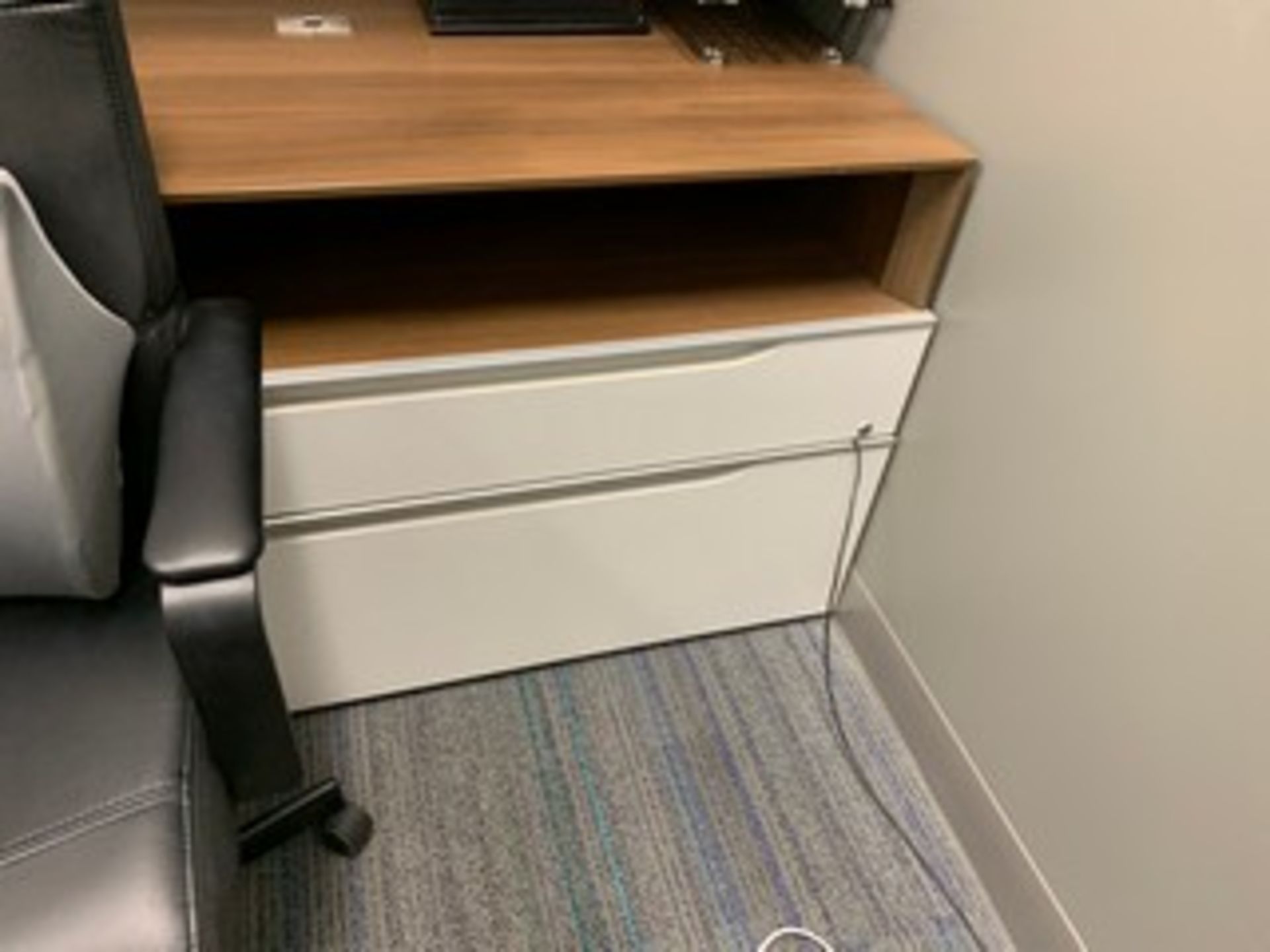 DESK, DOUBLE LATERAL FILE CABINET & OVERSHELF - Image 3 of 3