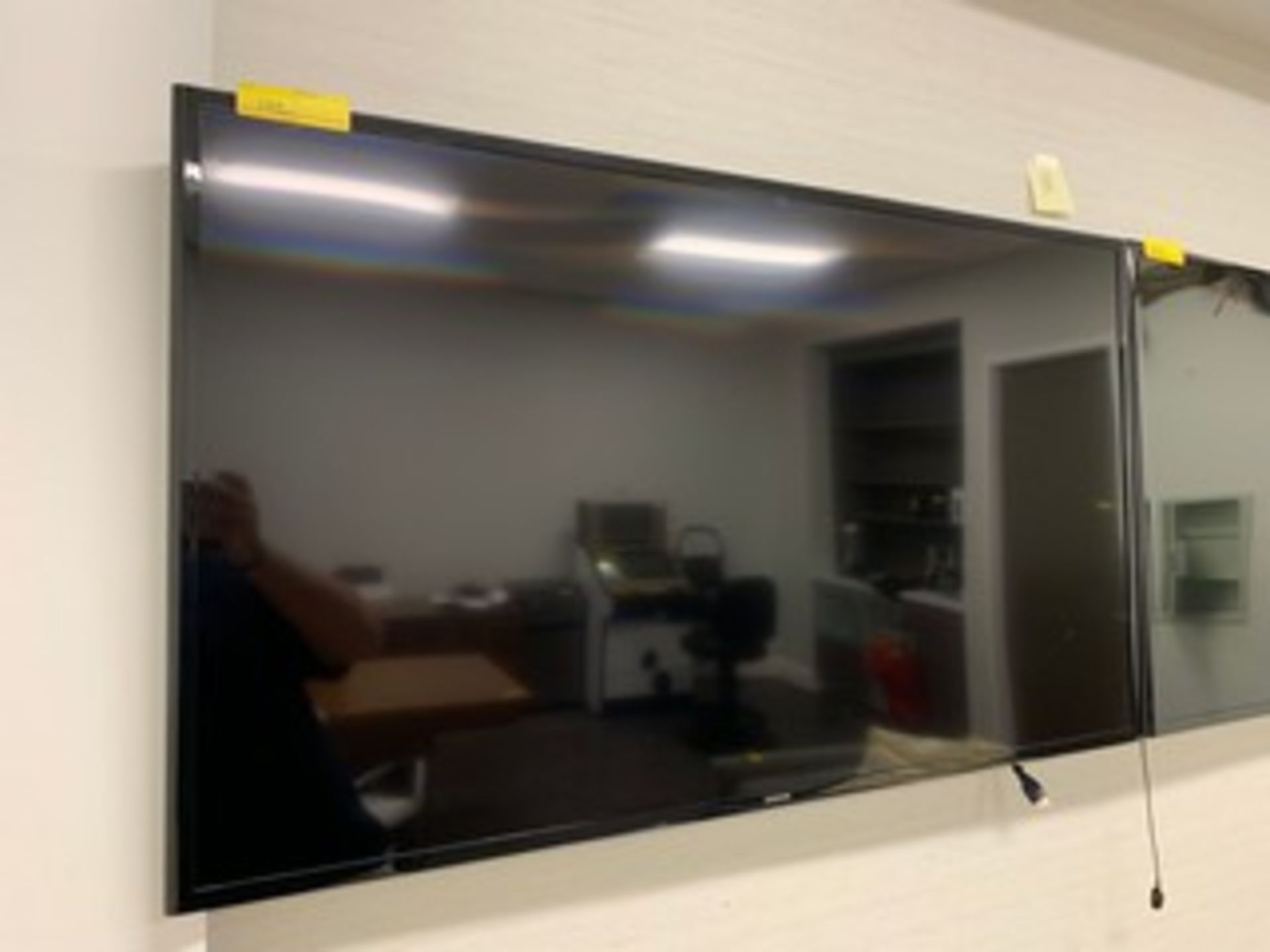 SAMSUNG FLAT SCREEN TELEVISION - APPROXIMATELY 42''