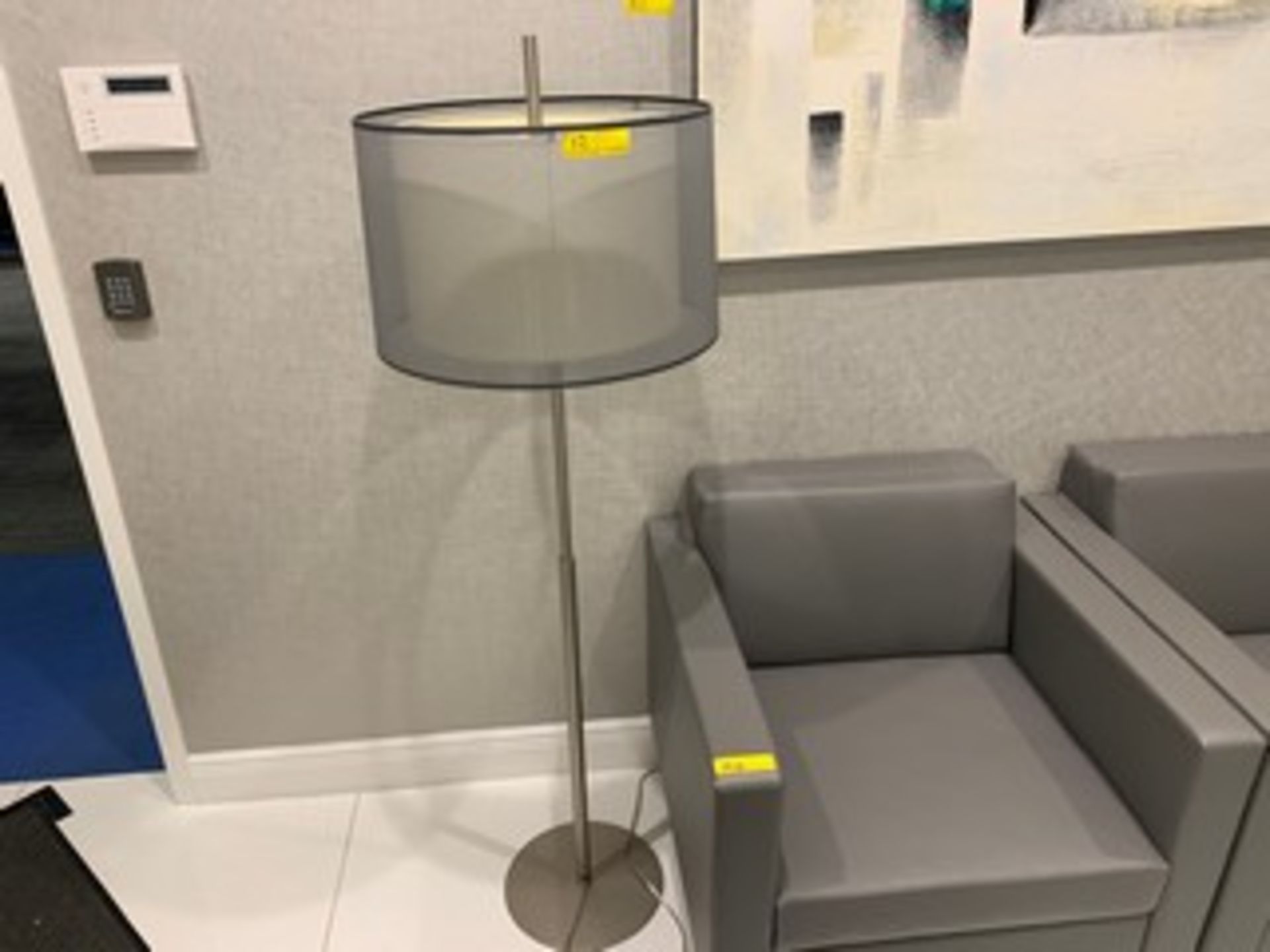 FLOOR LAMP