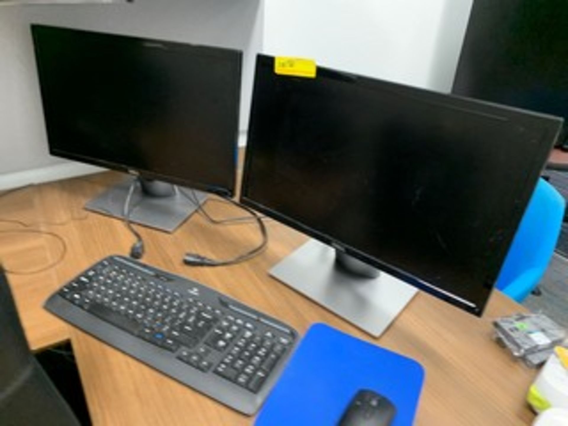 DELL FLAT MONITORS - 21''