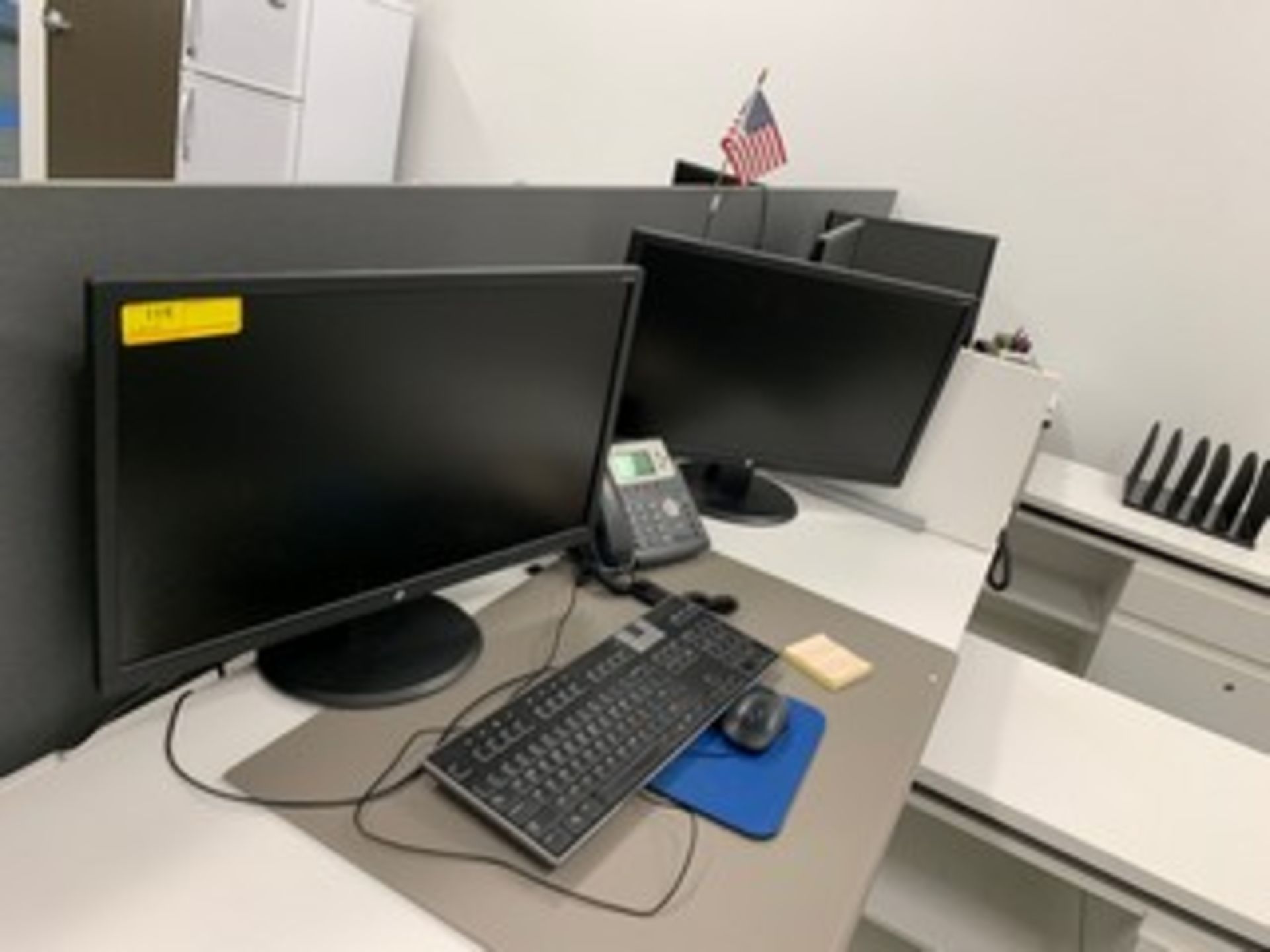 HP FLAT MONITORS - 24''