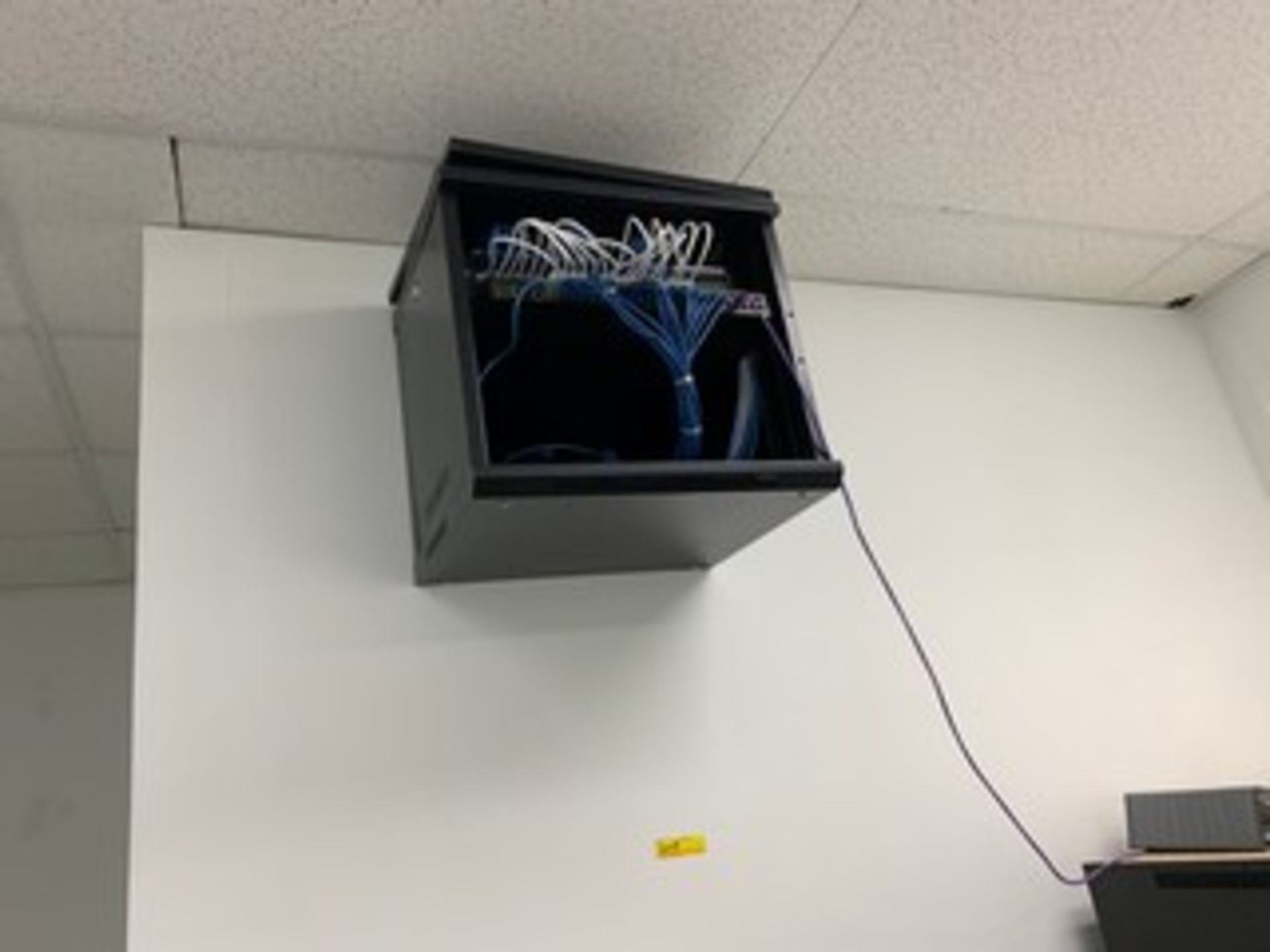 WALL MOUNTED RACK WITH CONTENTS