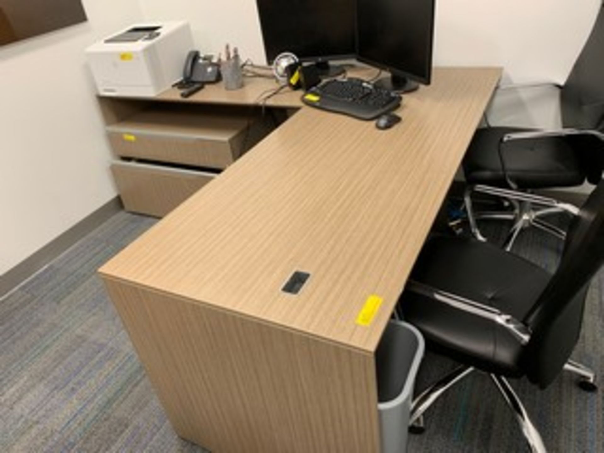 DESK WITH LEFT HAND RETURN & 2 LATERAL FILE CABINETS