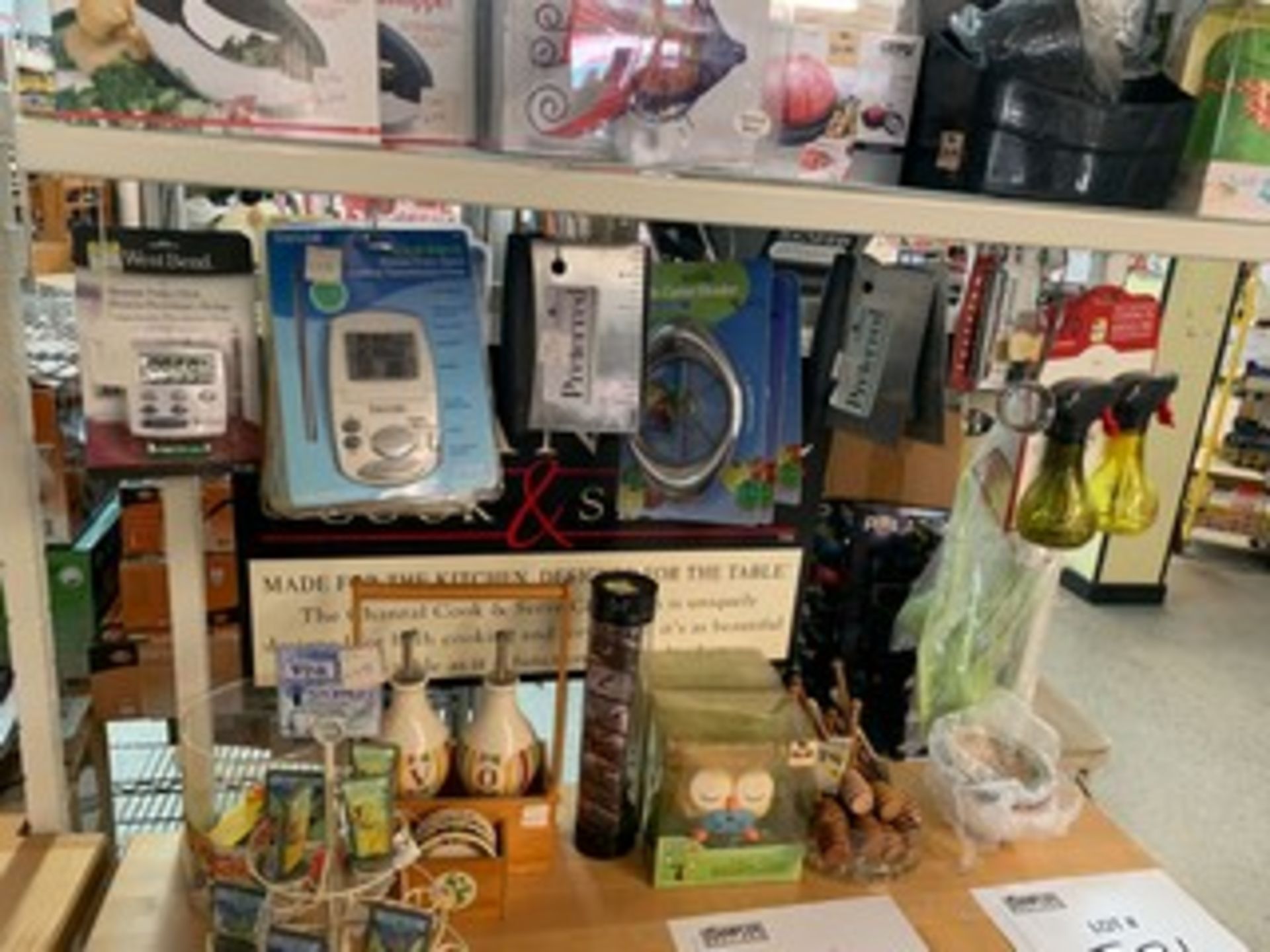 KITCHEN DECOR PIECES, NIGHT LIGHTS, THERMOMETERS, WINE CORKS, CHOPPERS, ETC