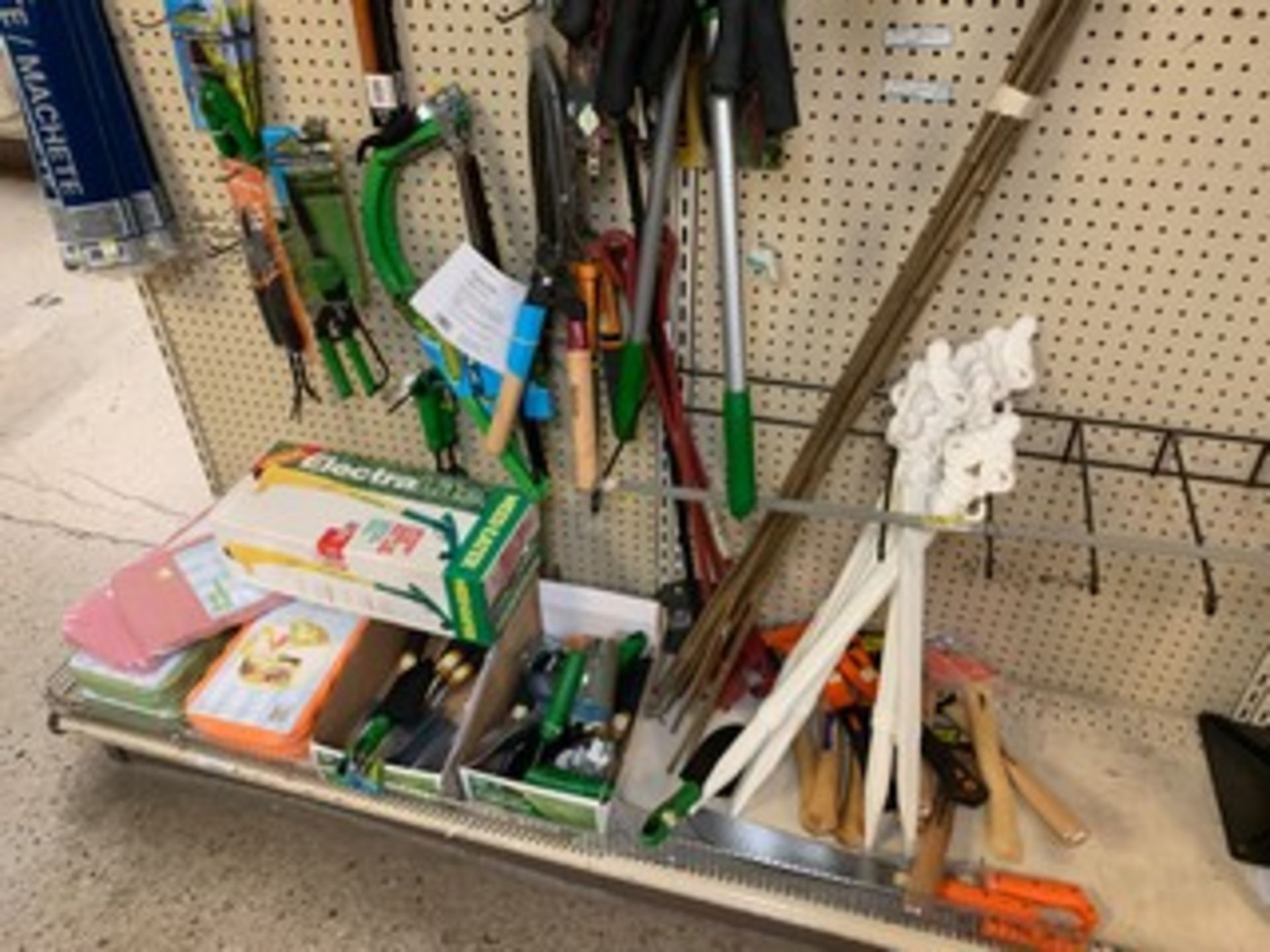 ASSORTED SMALL GARDEN TOOLS, MACHETES, SHEARS, RATCHETS, ETC - Image 2 of 2