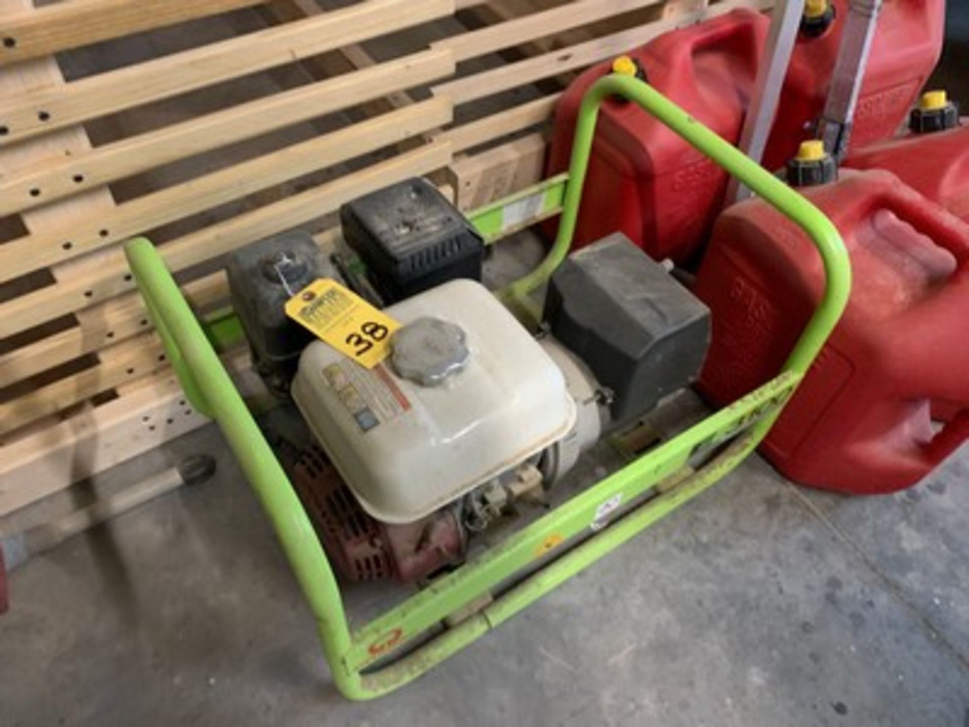 PRAMAC E3100 GENERATOR WITH 4- 5 GALLON GAS CANS (2 FULL)