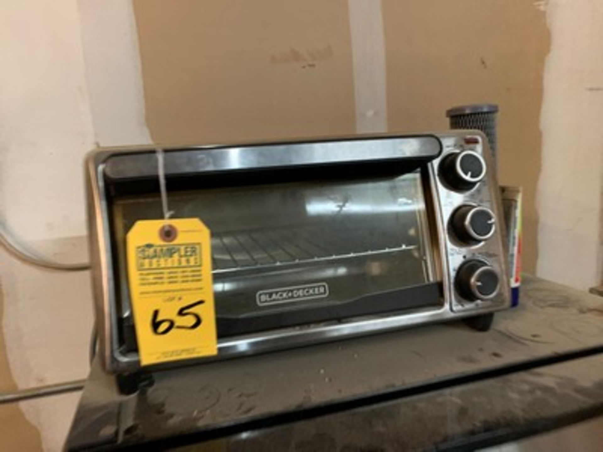 APPLIANCES - BLACK & DECKER TOASTER OVEN / FRIGIDAIRE MICROWAVE - Image 2 of 2