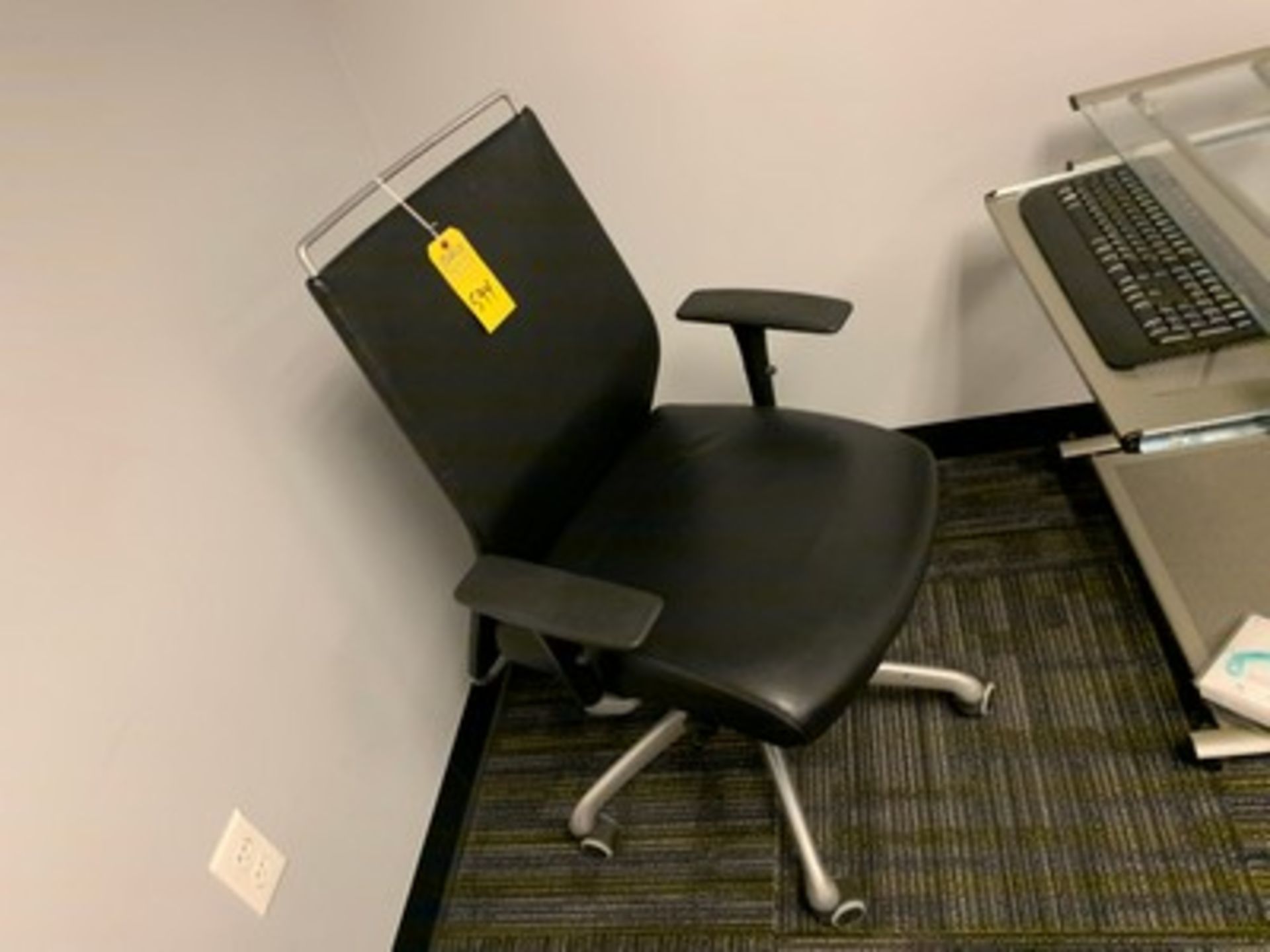 BLACK LEATHER OFFICE CHAIR