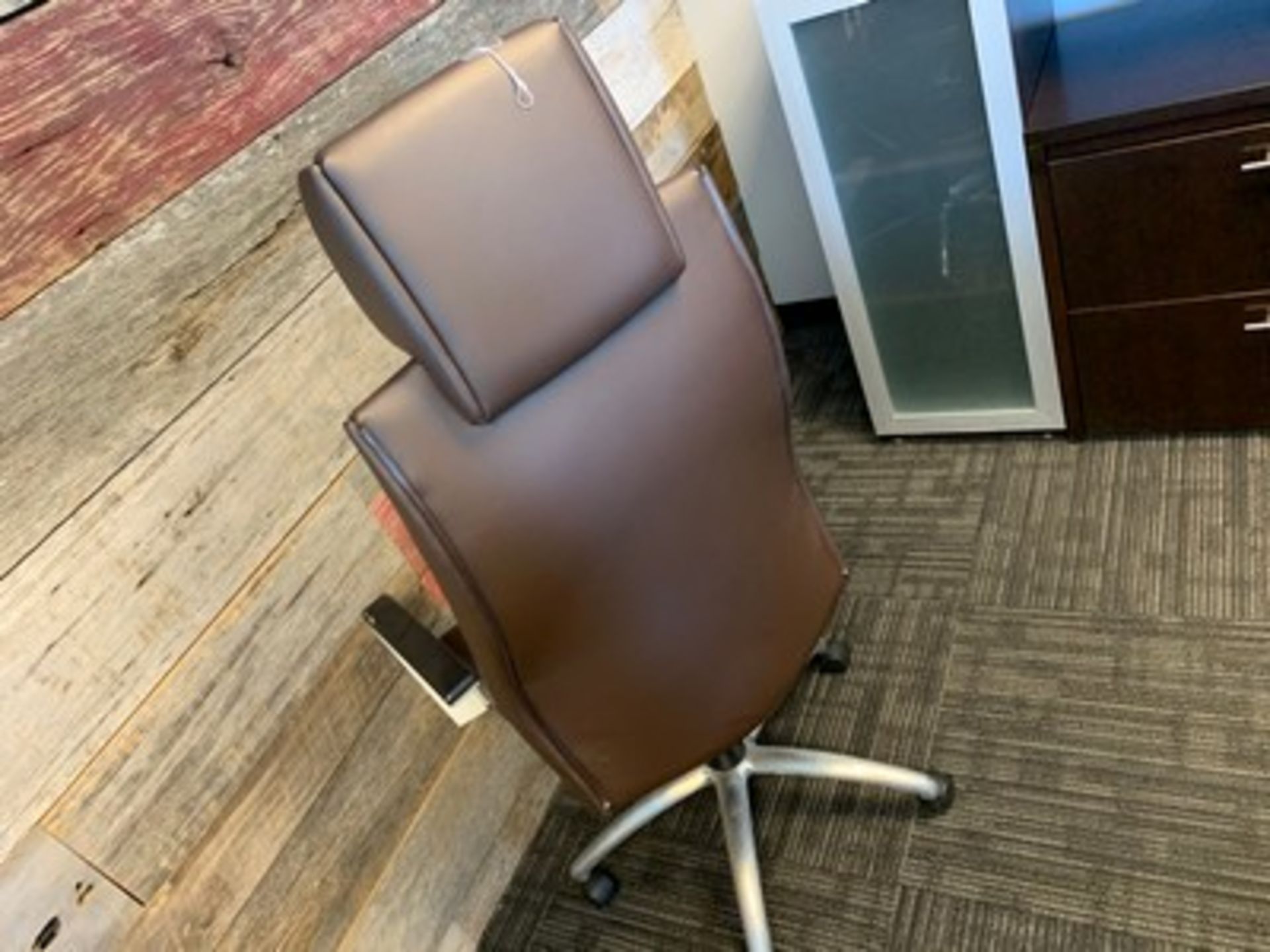 PAOLI MODERN BROWN LEATHER HIGH BACK EXECUTIVE OFFICE CHAIR - Image 2 of 3