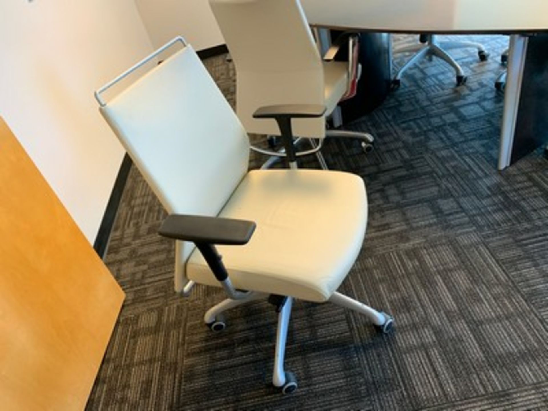 WHITE LEATHER OFFICE CHAIRS
