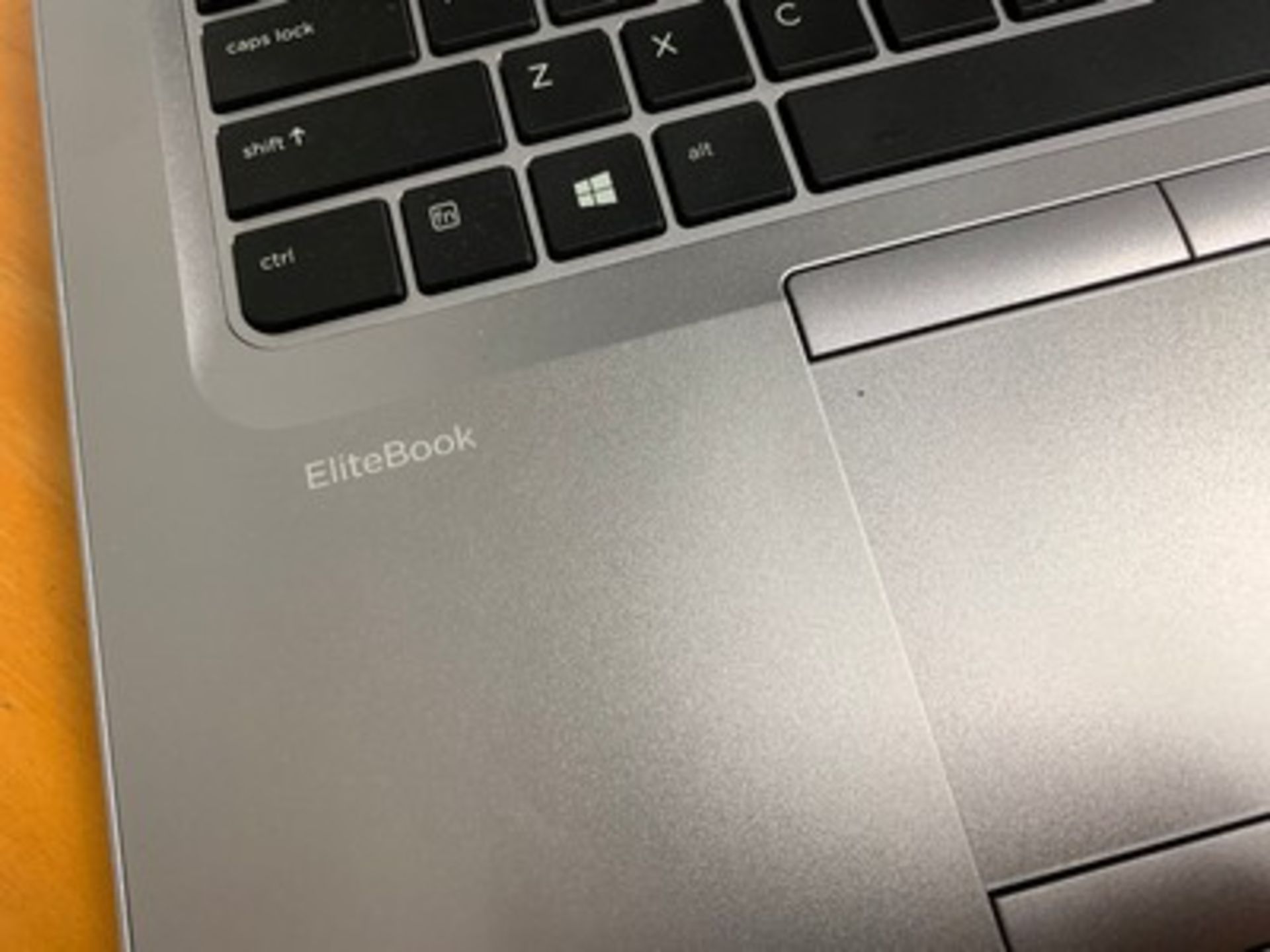 HP ELITEBOOK LAPTOP WITH INTEL CORE i7 - Image 2 of 3