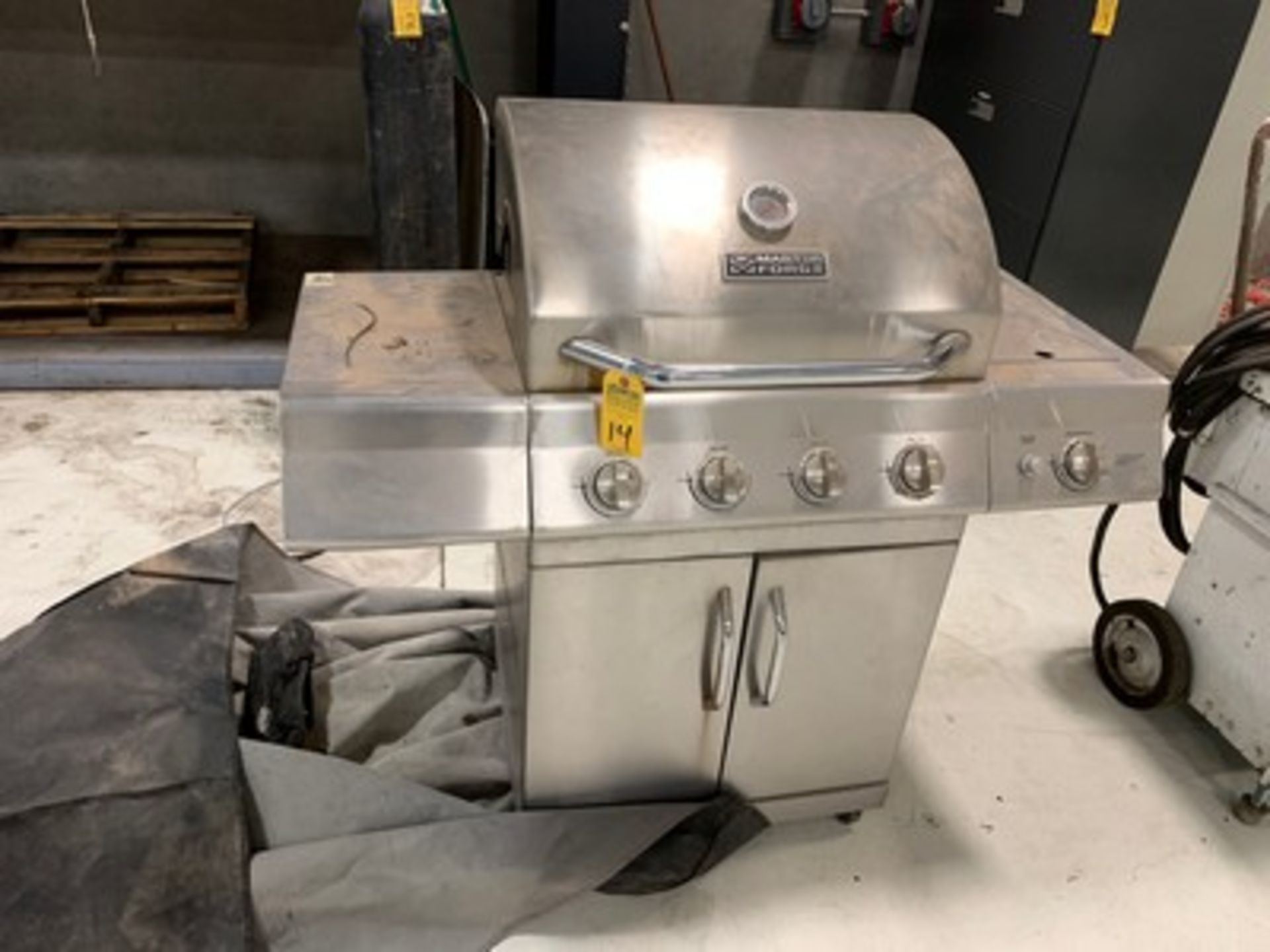 MASTER FORGE STAINLESS STEEL GAS GRILL