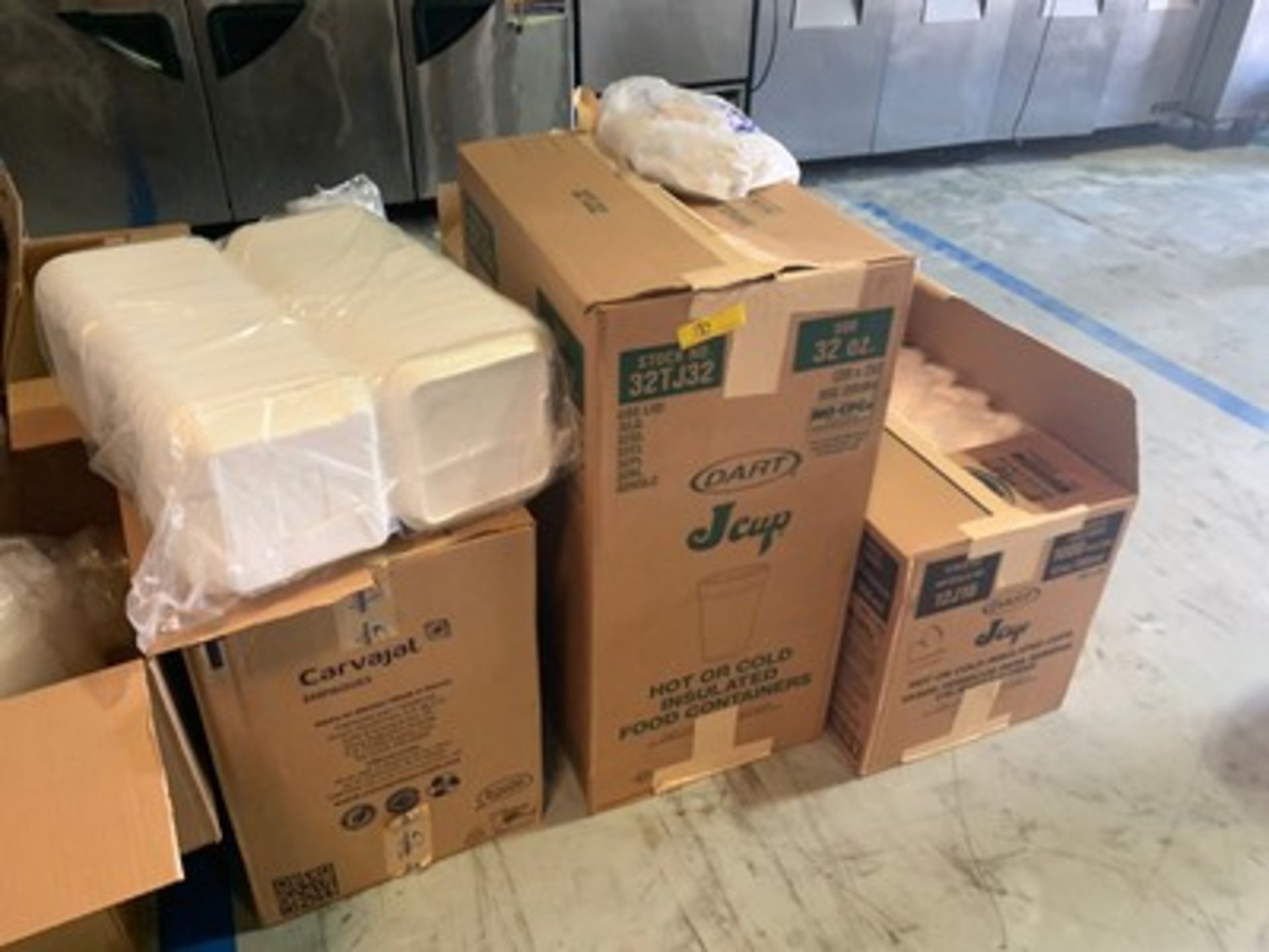 LOT STYROFOAM CUPS, PLASTIC CONTAINERS, FOLDING TO GO BOXES, PLASTIC BAGS, ETC - Image 2 of 3