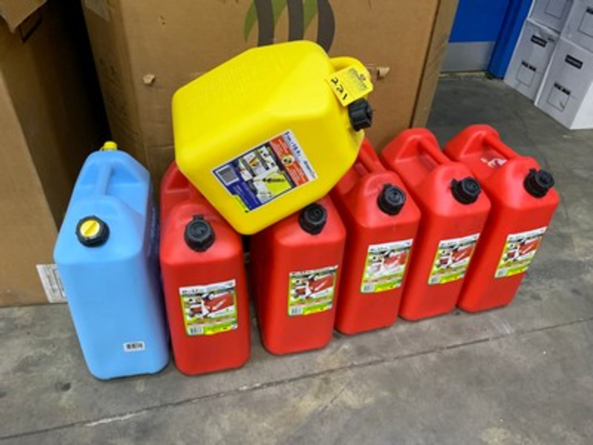 CONTAINERS - 5- GASOLINE / 1- DIESEL / 1- POTABLE WATER