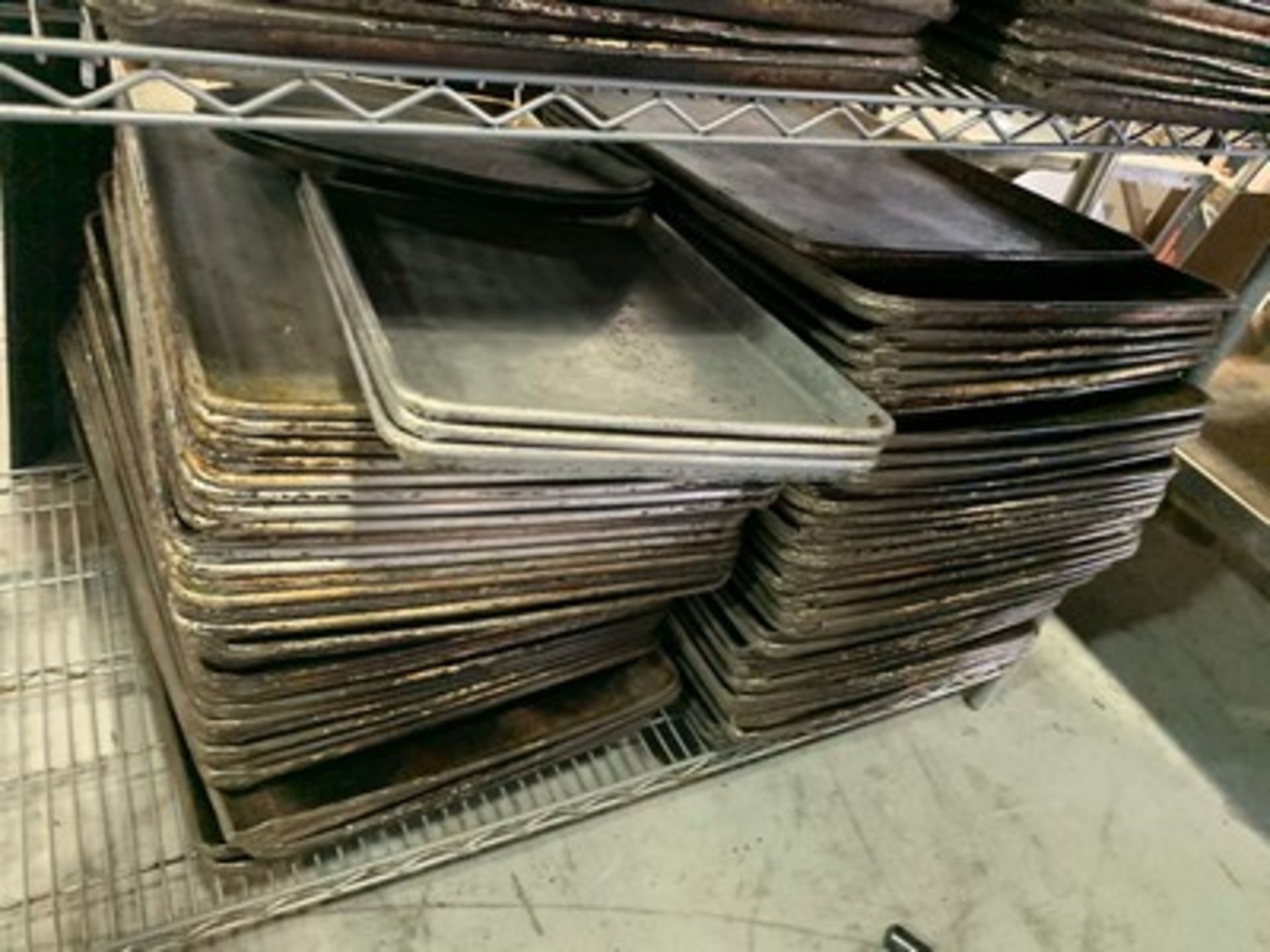 FULL SIZE SOLD & VENTILATED BAKING PANS - Image 3 of 3