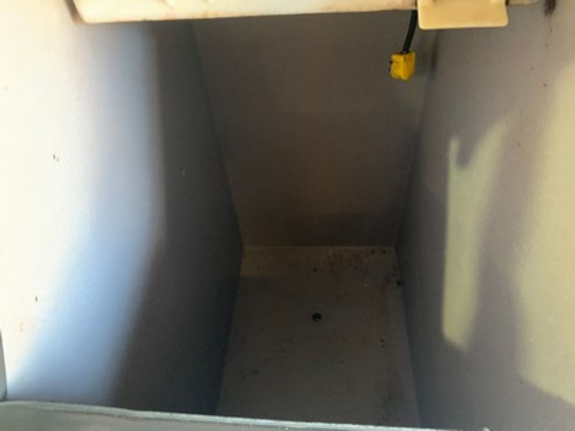 HOSHIZAKI ICE MAKER WITH 200LB BIN - Image 2 of 4