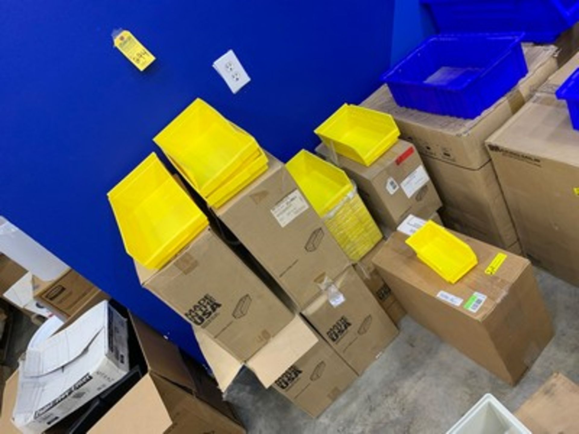 ASSORTED SIZE YELLOW BINS