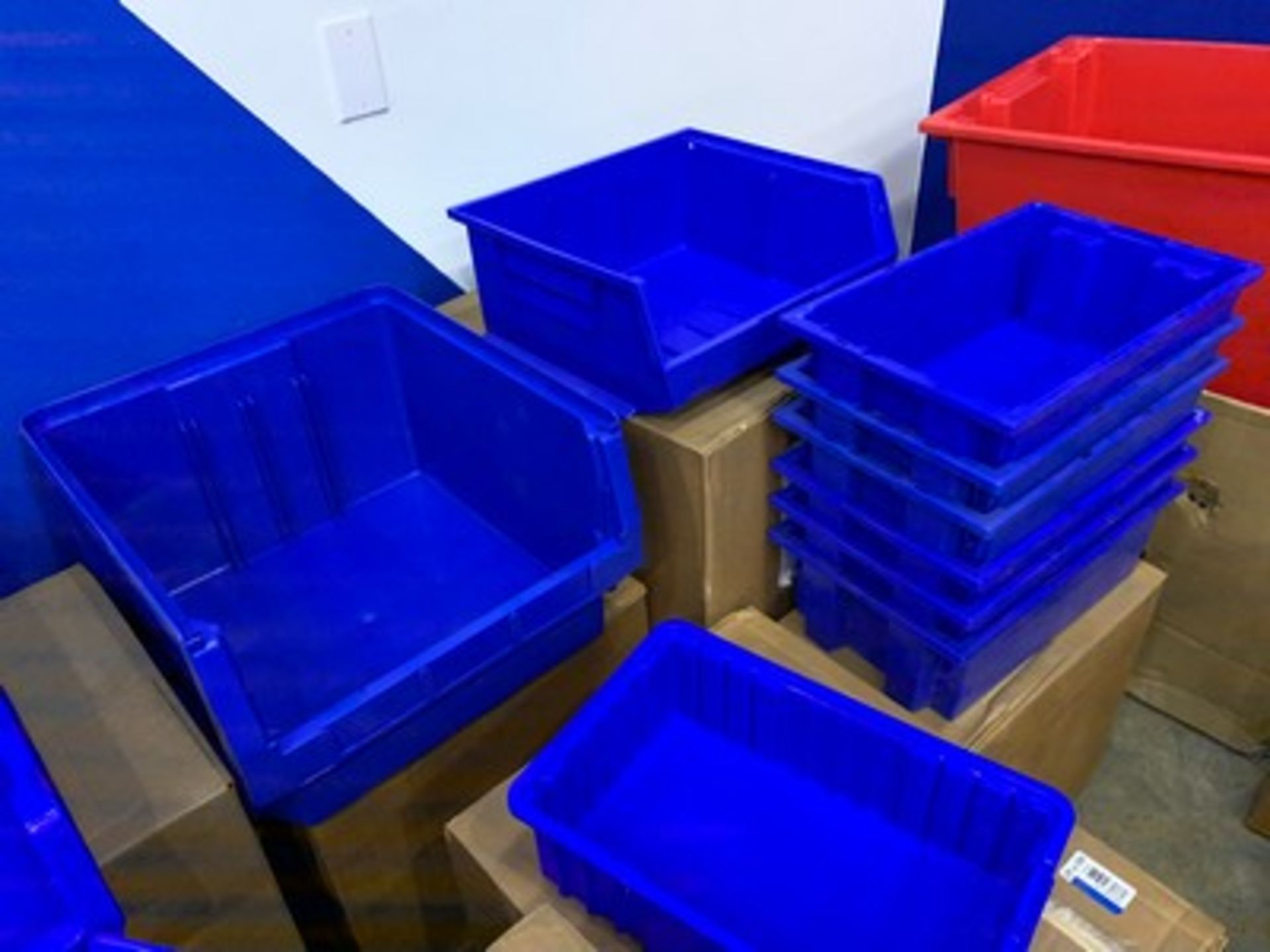 ASSORTED SIZE BLUE BINS - Image 3 of 3