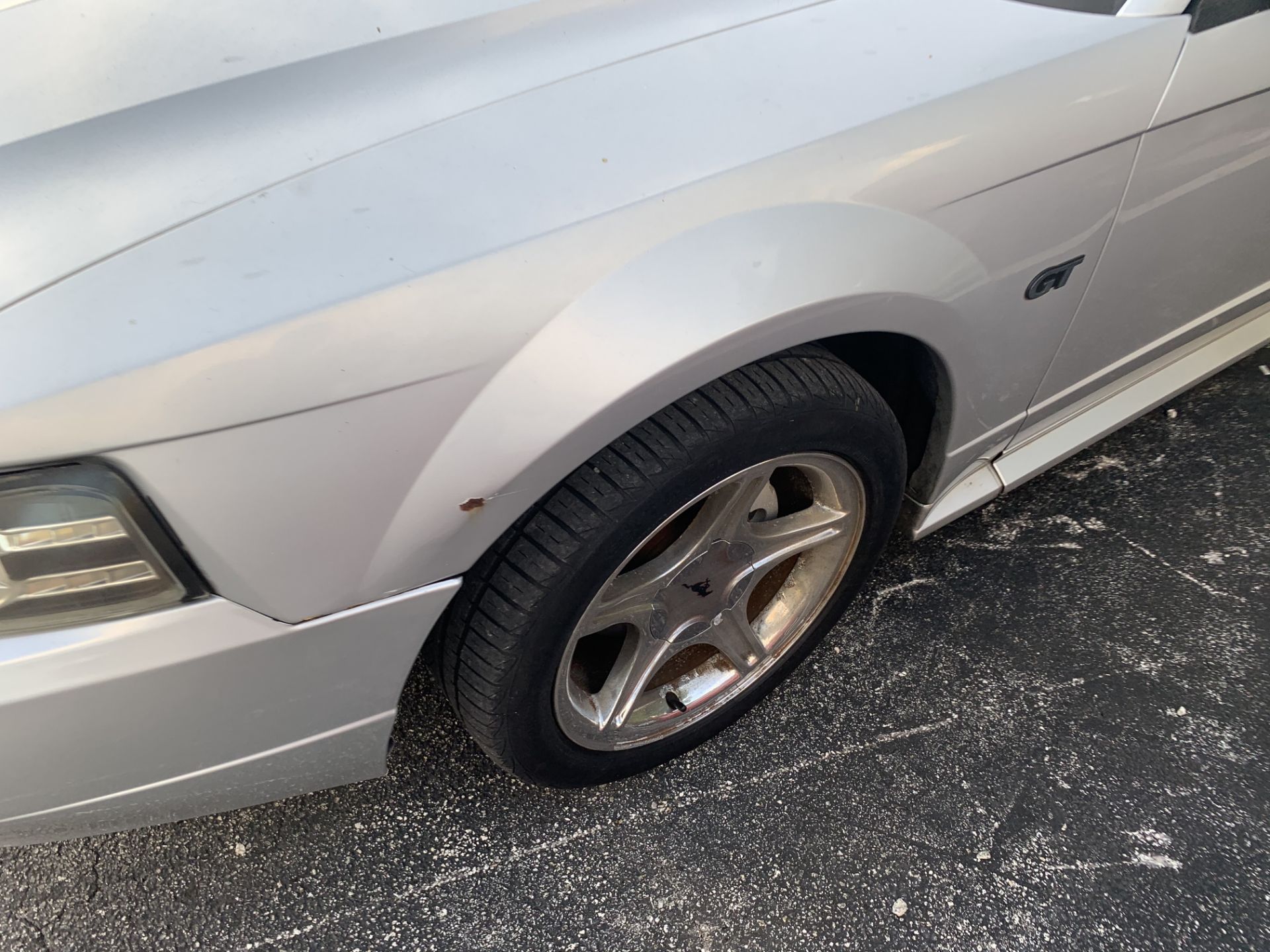 2000 MUSTANG GT - VIN #1FAFP45X6YF181977 - SILVER - V8 - 180,131 MILES ON ODOMETER - Image 2 of 7