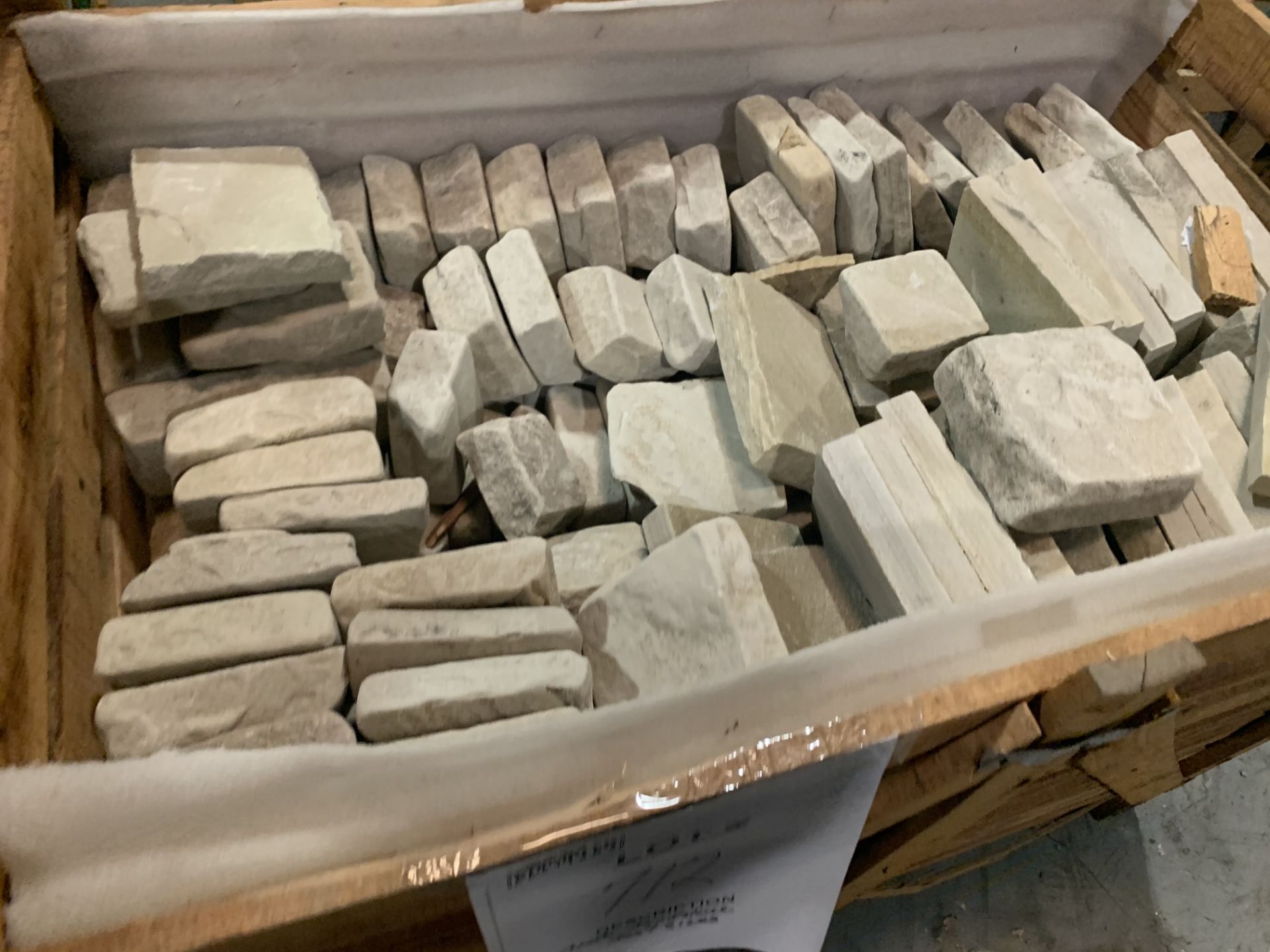 CRATE - INDIAN NATURAL STONE - SANDSTONE - ASSORTED SIZES (1 CRATE) - Image 2 of 2