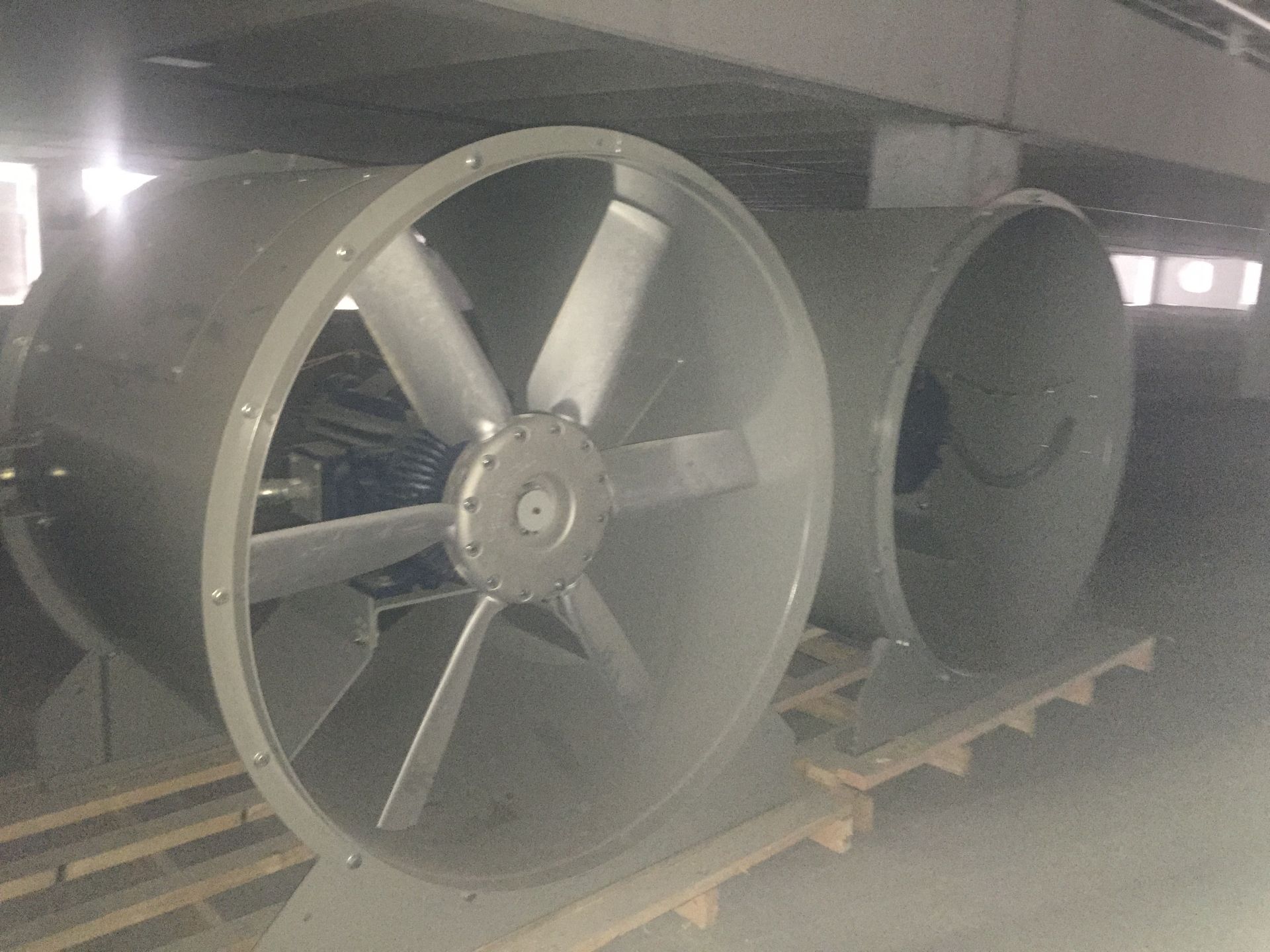 GREENHECK COMMERCIAL FANS - 1- TUBULAR CENTRIFUGAL FAN / 5- MIXED FLOW FANS / 2- VANE AXIAL MEDIUM - Image 5 of 10