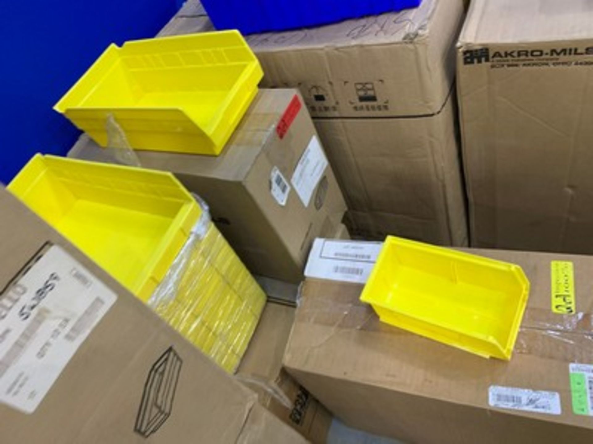 ASSORTED SIZE YELLOW BINS - Image 3 of 3