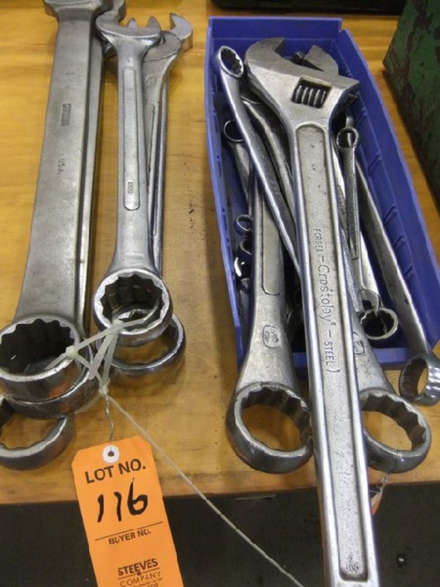 LOT: LARGE WRENCHES