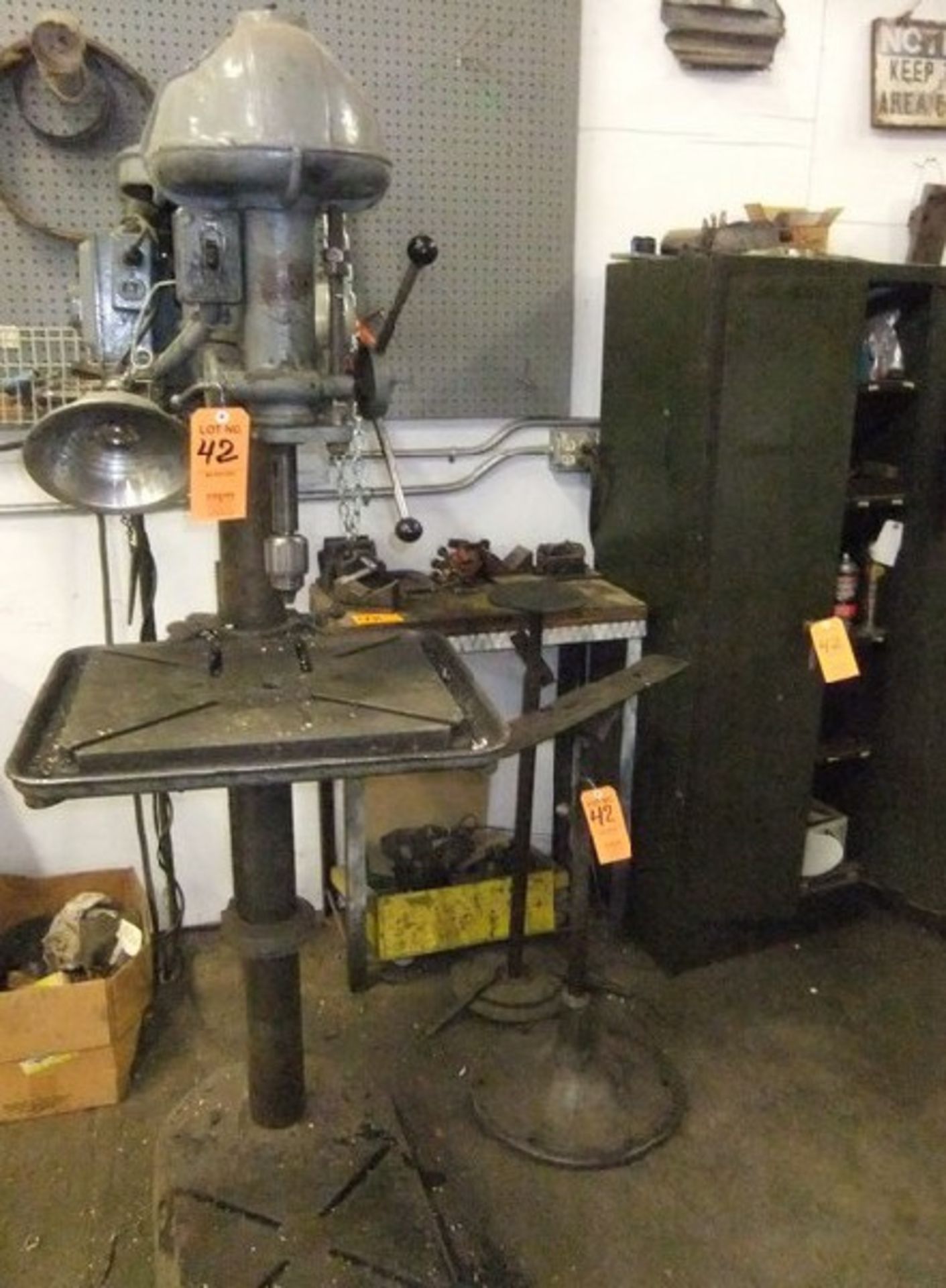 LOT: WALKER TURNER 1/2" DRILL PRESS W/ (2) WORKSTANDS; TABLE & CONTENTS