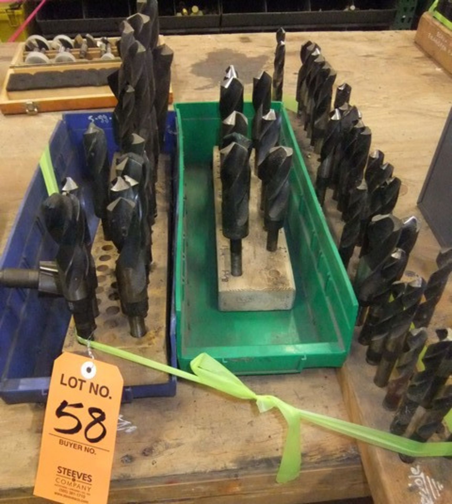 LOT: LARGE DRILLS