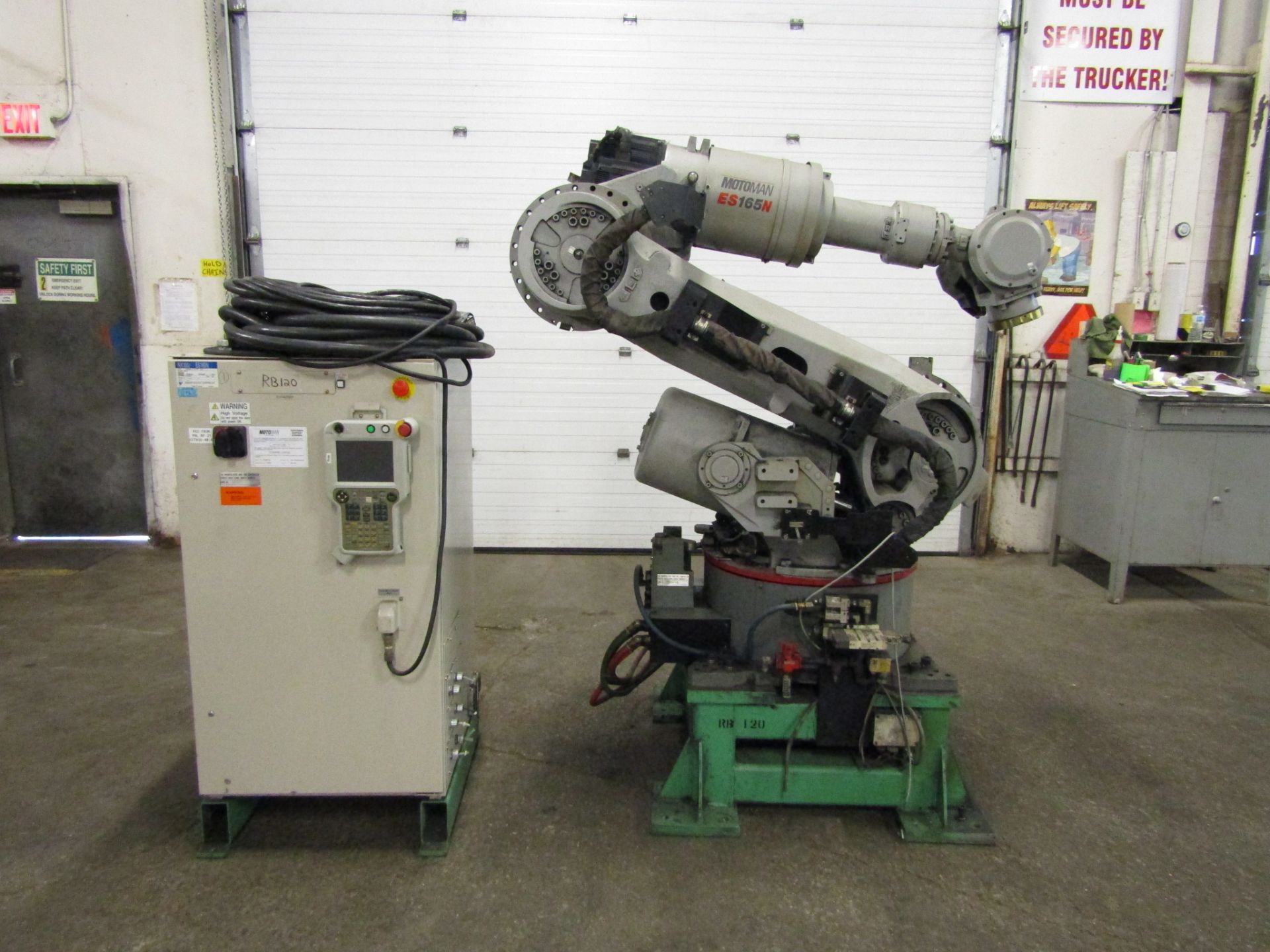 2008 Motoman ES165N Robot 165kg Capacity with Controller COMPLETE with Teach Pendant, Cables