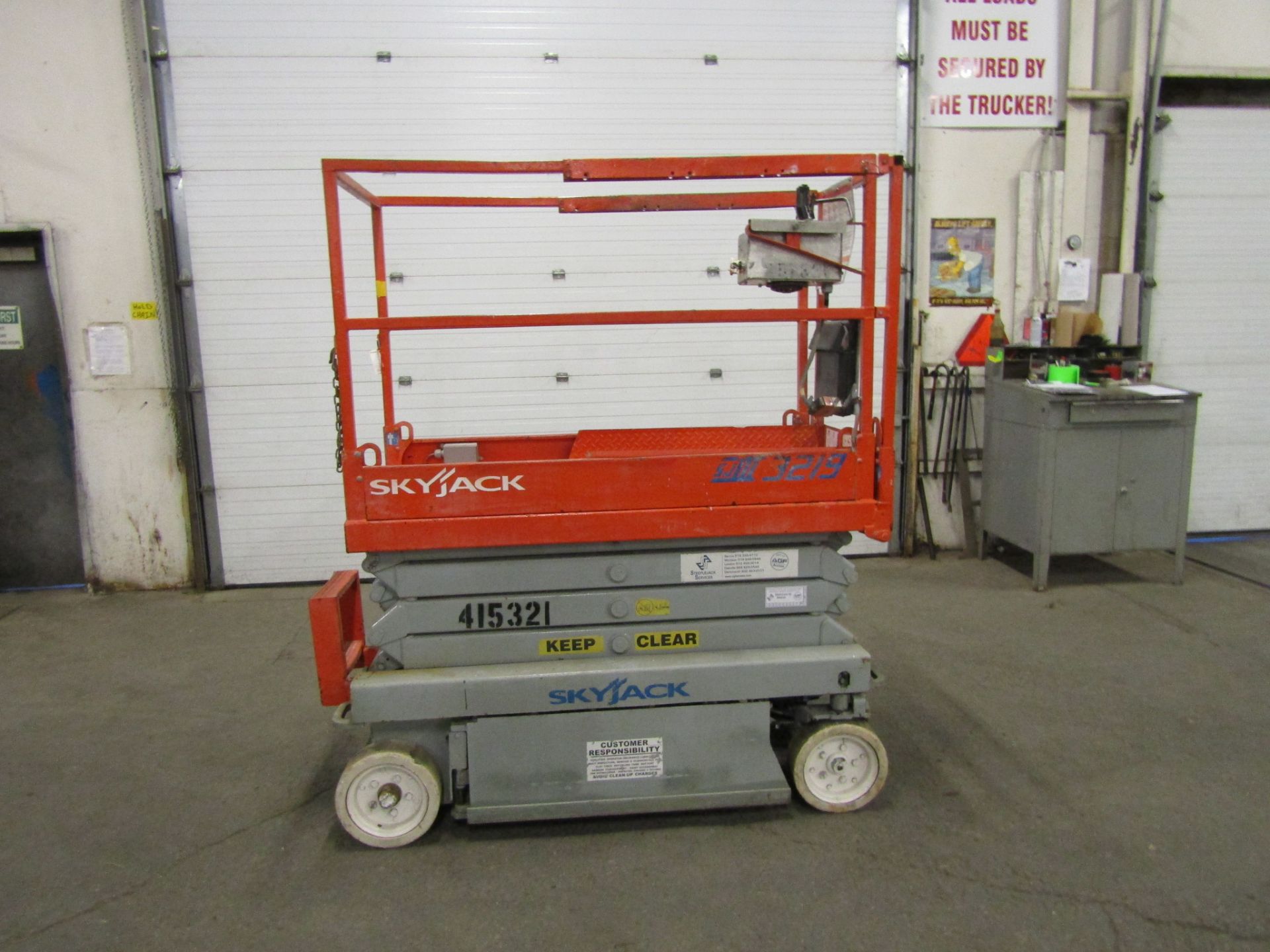 2006 SkyJack III Electric Scissor Lift model 3219 - 19 feet lift with pendant controller only 434 - Bild 2 aus 5