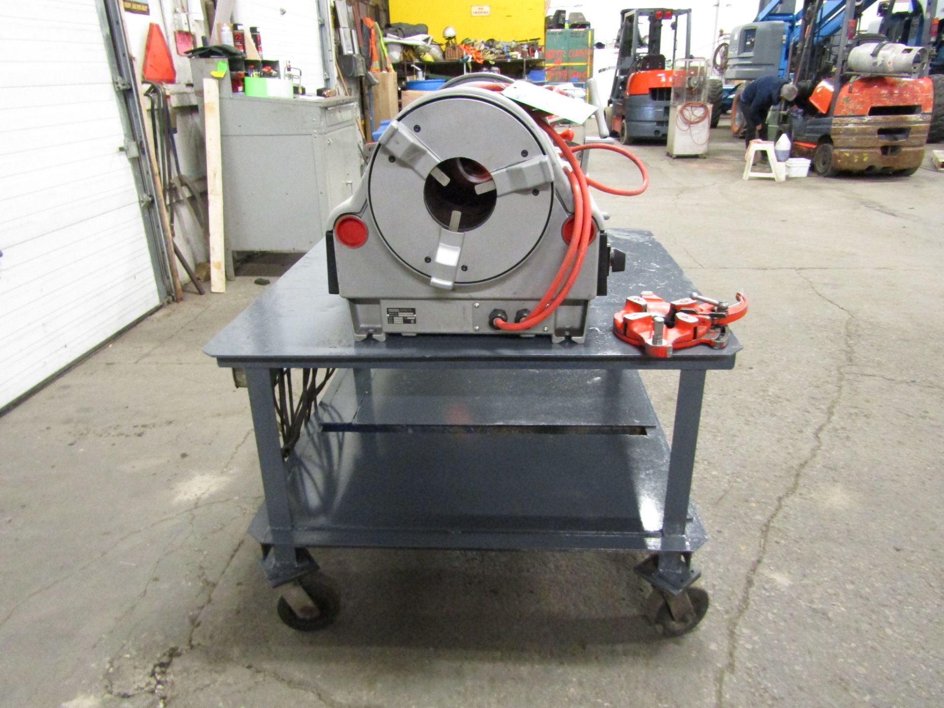 Ridgid 1224 Pipe Threader with 1/8" to 4" capacity w dies - complete like new with cutter die reamer - Image 3 of 4