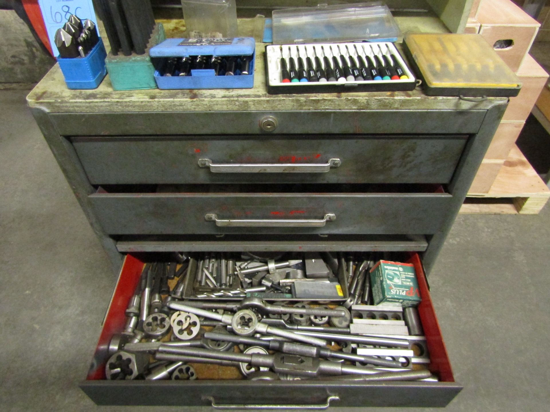 Tool Cabinet 4 drawer on wheels with hundreds of drill bits, inserts and inspection tools - Image 5 of 5