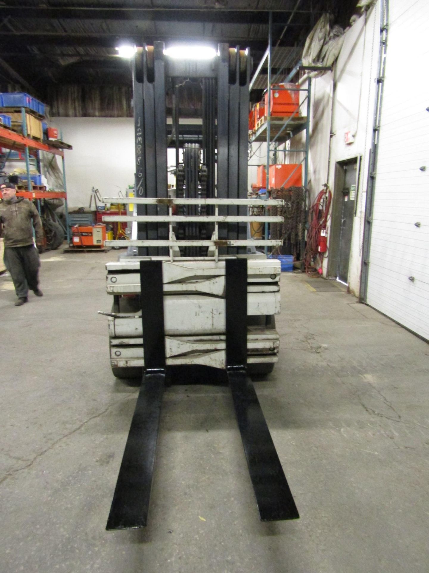 Toyota 12000lbs Capacity Forklift BOX CAR SPECIAL with 3-stage mast and sideshift and fork - Image 3 of 3