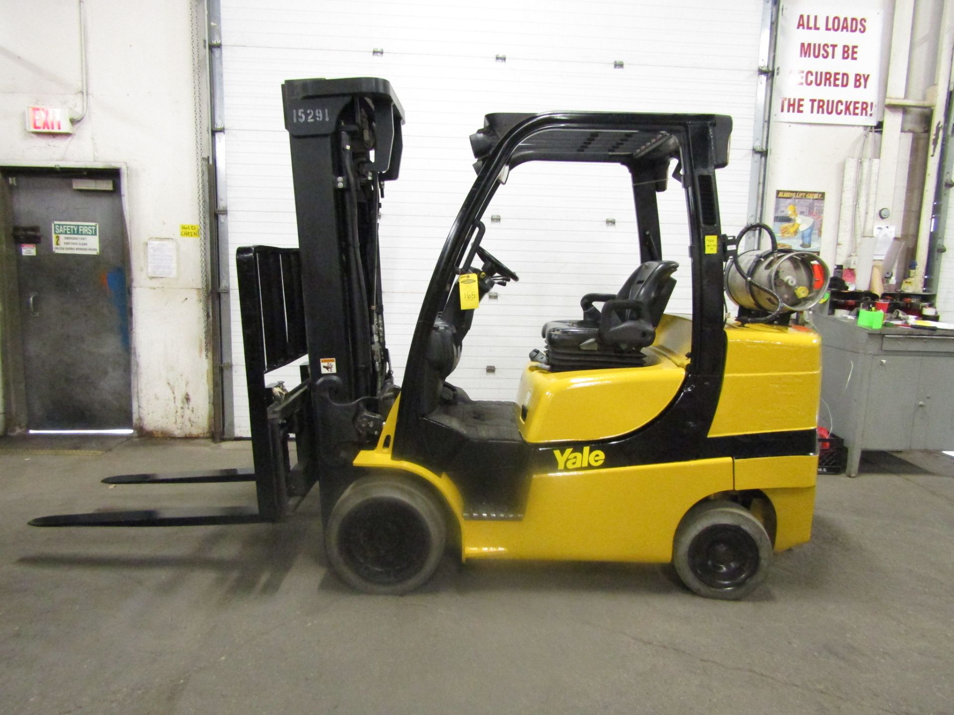 2012 Yale 8000lbs Capacity Forklift with 3-stage mast and sideshift - LPG (propane) (no propane tank