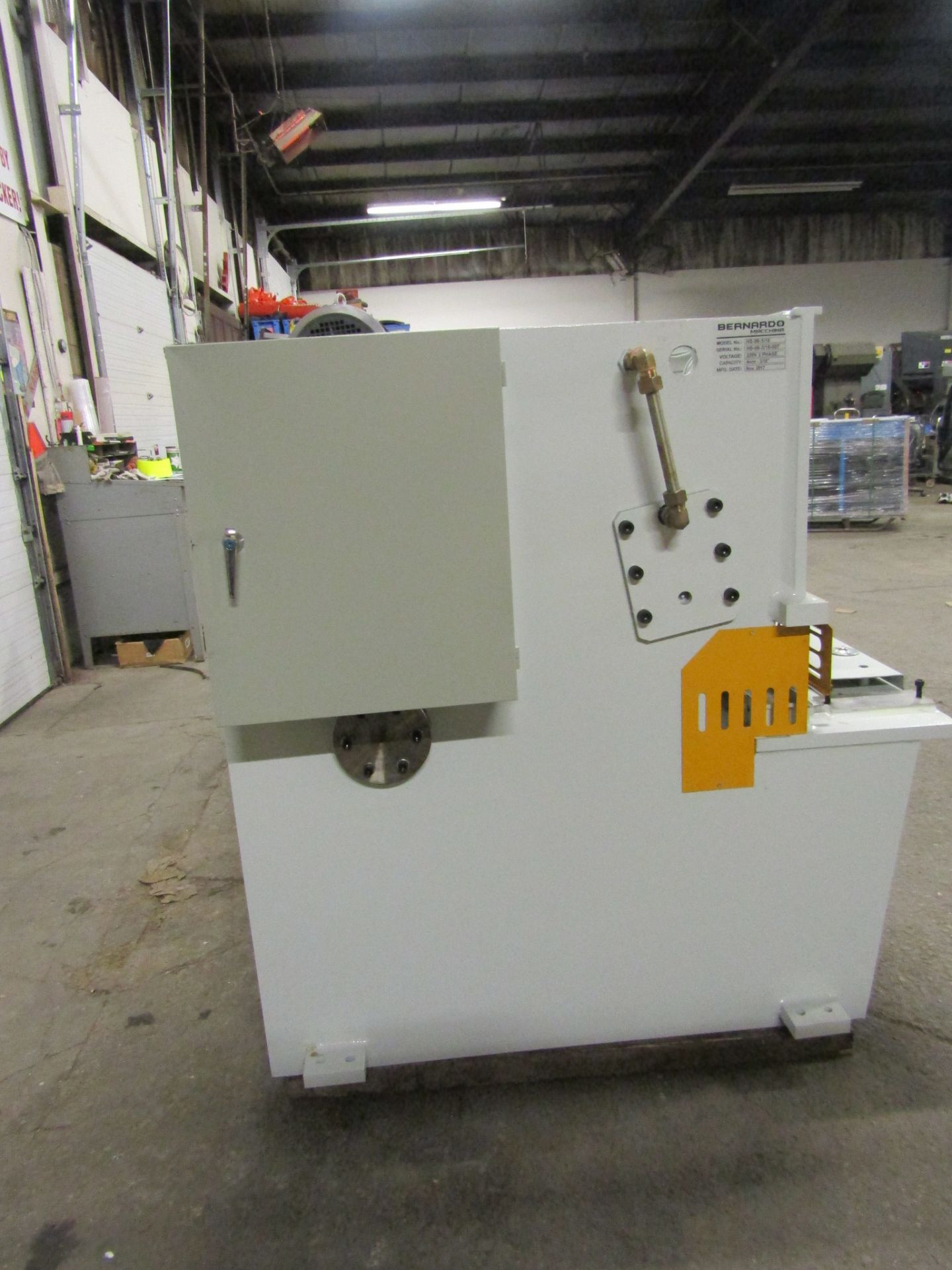 Bernardo Hydraulic Shear 3/16" max capacity 98" width - 480/575V 3 phase MINT UNUSED UNIT complete - Image 5 of 6