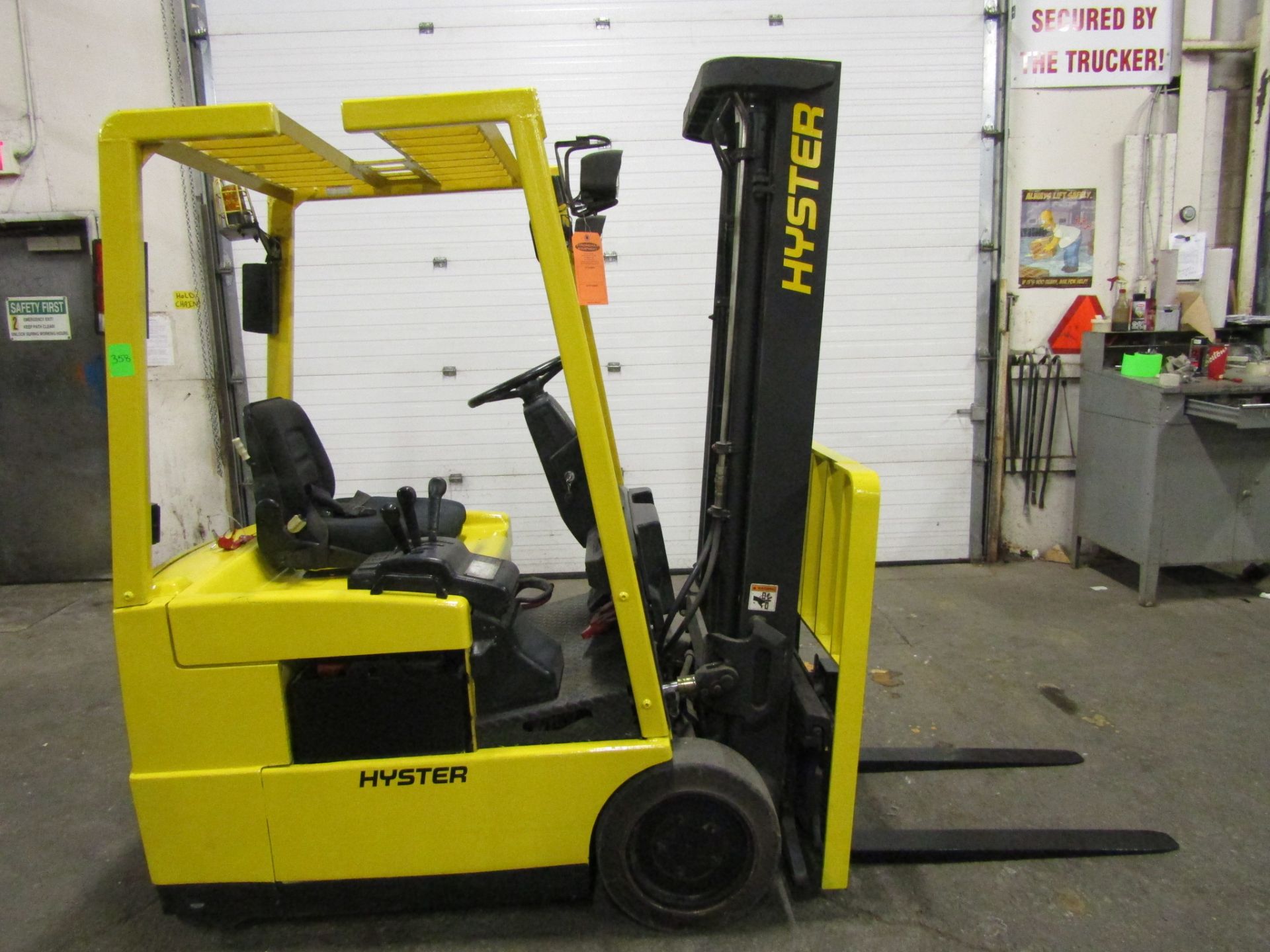 Hyster 3000lbs Electric Forklift with sideshift 3-wheel unit